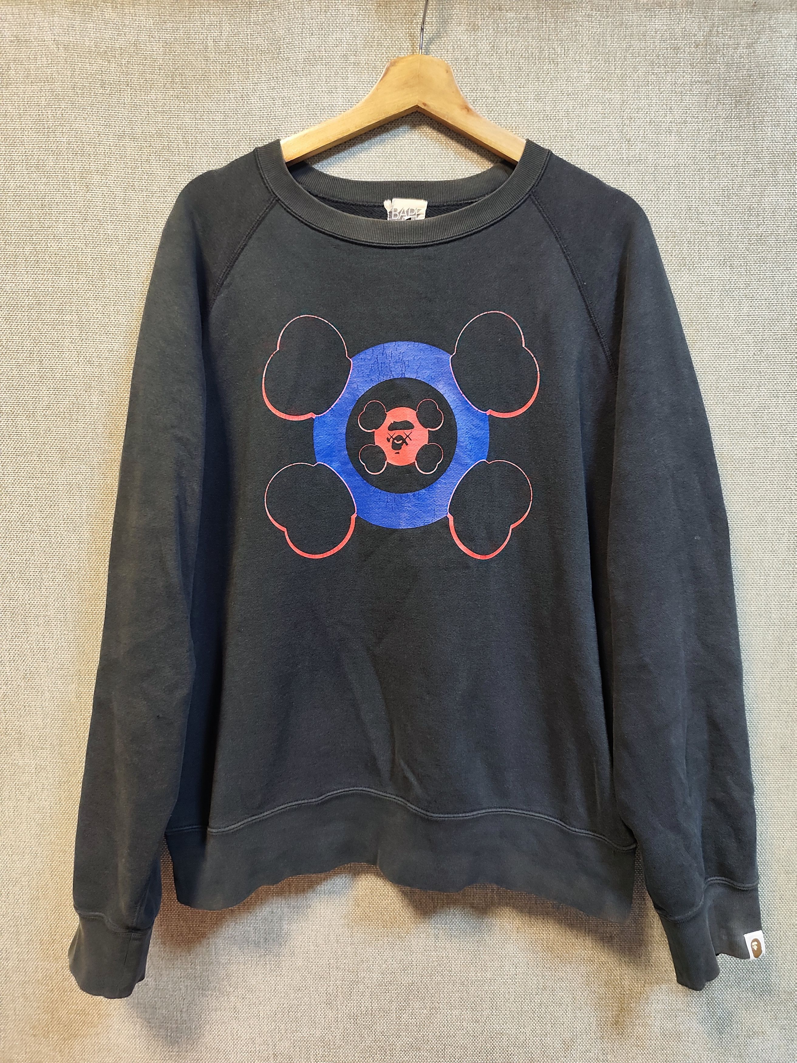 Bape × Kaws 2005 Bape x Kaws Crewneck Size US M / EU 48-50 / 2 - 1 Thumbnail