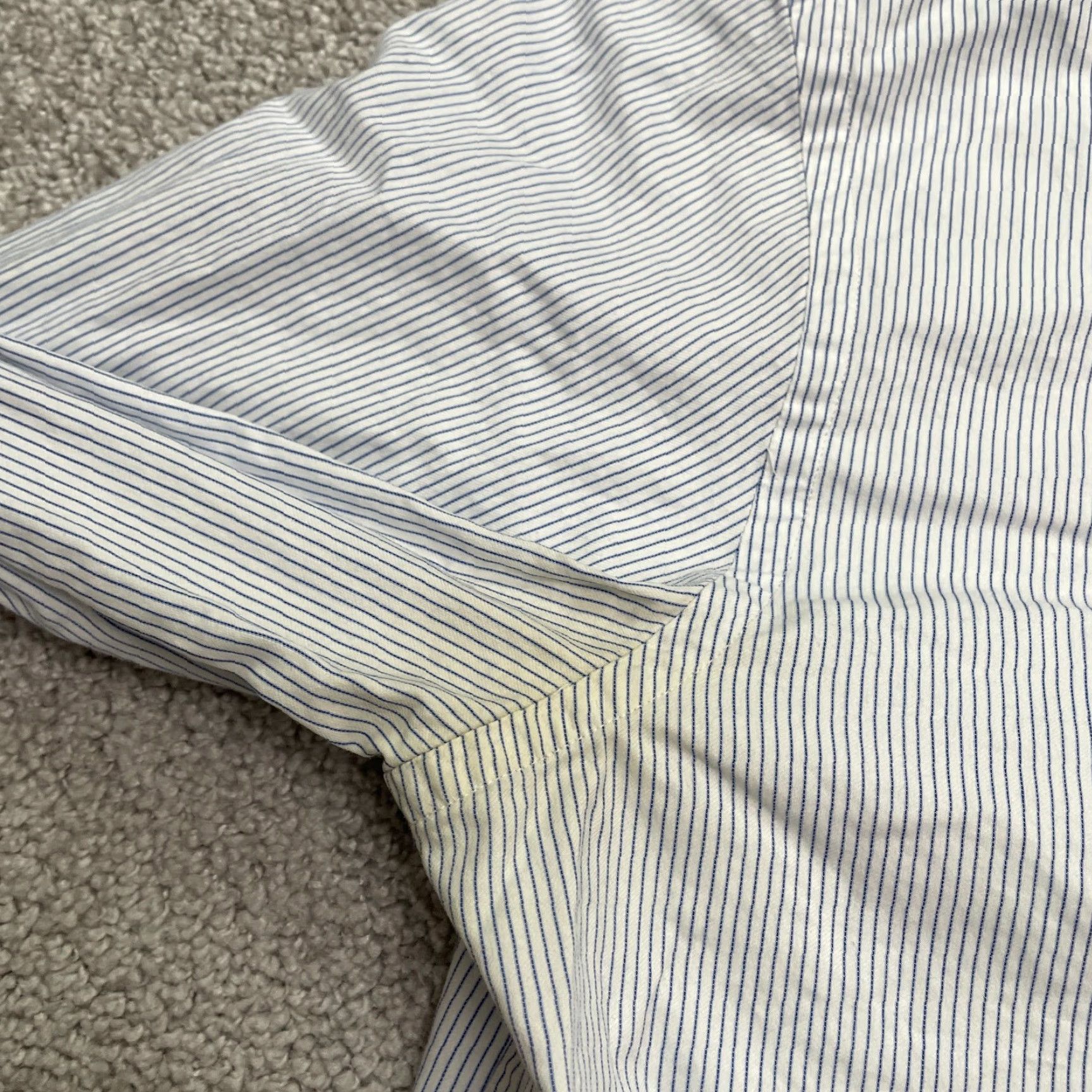 Mossimo VINTAGE Mossimo Dutti Dress Shirt Mens Large White Blue Pinstripe Classic) Size 42R - 4 Thumbnail