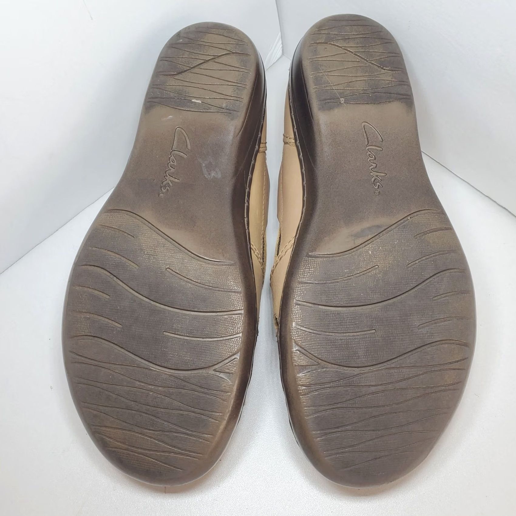 Clarks Clarks Wmns Strappy Flat Comfort Sandals Sz 6.5 Tan Beige Leather Preppy Summer Size US 7 / IT 37 - 7 Thumbnail