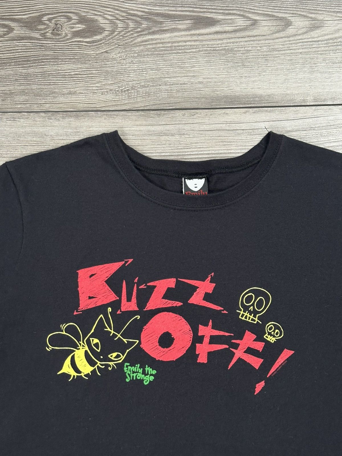 Vintage Vintage Y2K Emily The Strange “Buzz Off” Comic T Shirt Size M / US 6-8 / IT 42-44 - 3 Thumbnail
