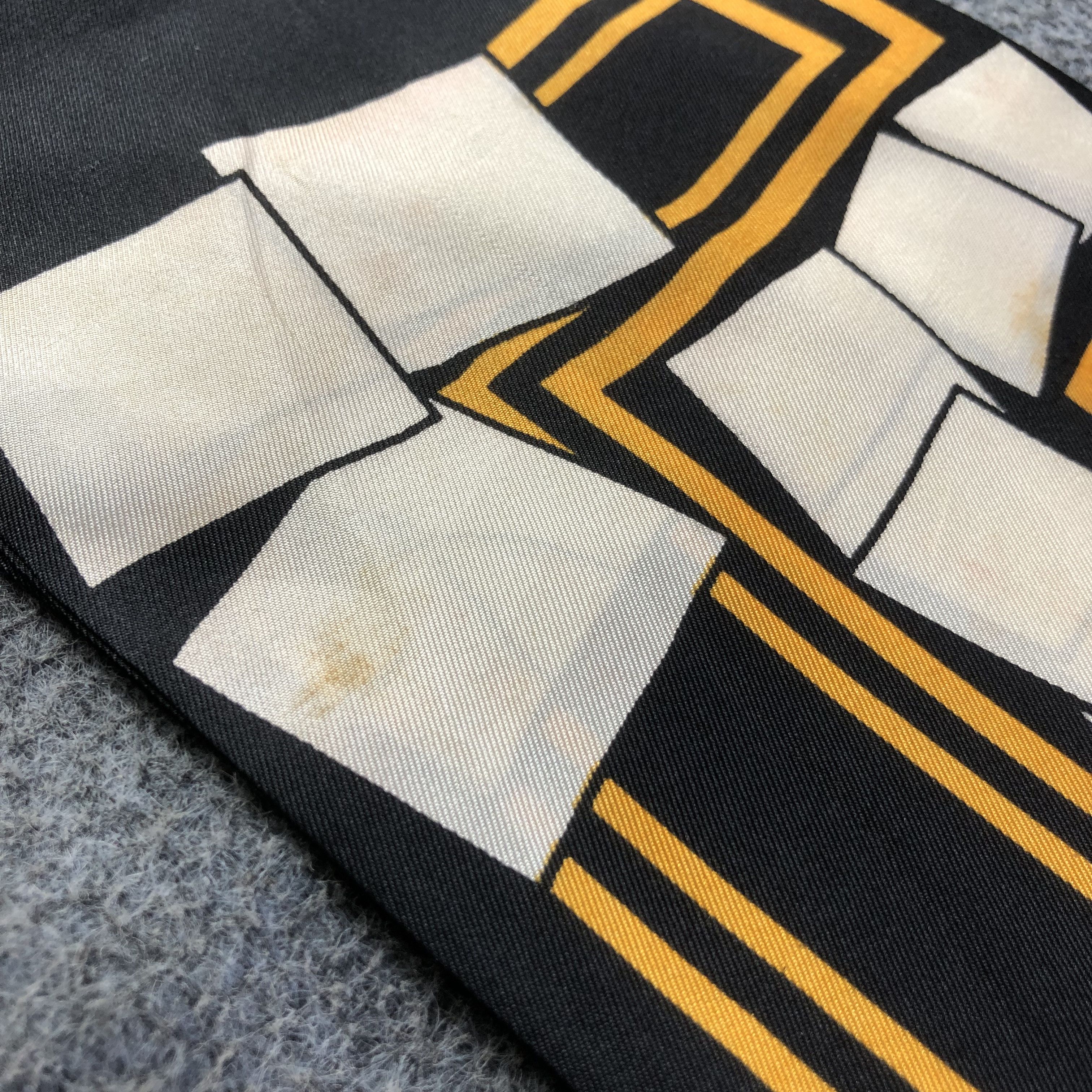 Pierre Cardin Vintage Pierre Cardin Abstract Silk Stole Silk Scarf M934 Size ONE SIZE - 11 Thumbnail