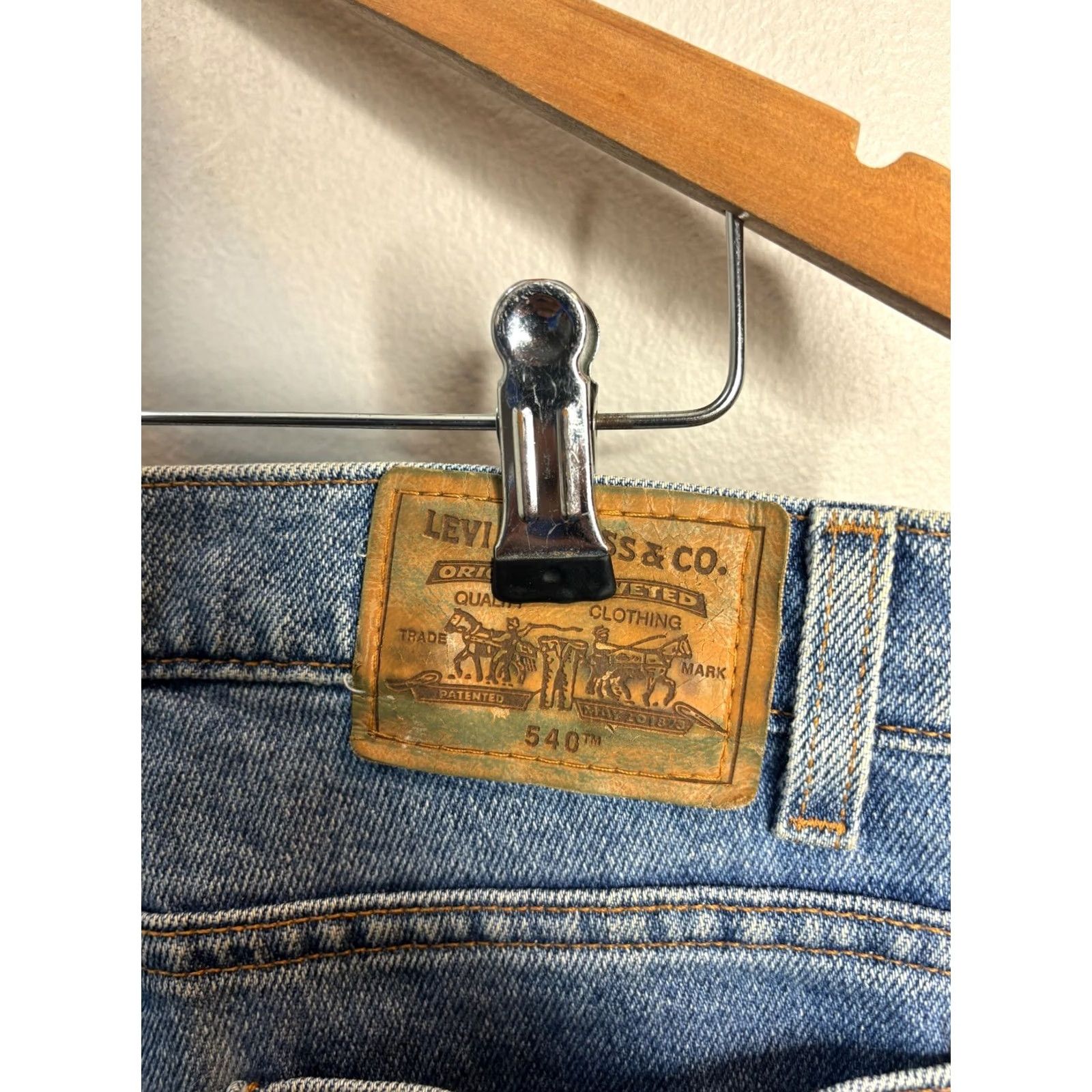 Levi's VINTAGE Levi’s 540 Jeans Men 34x29 Denim Straight Blue 90s Grunge Logo 5-Pocket Womens? Size US 34 / EU 50 - 3 Thumbnail