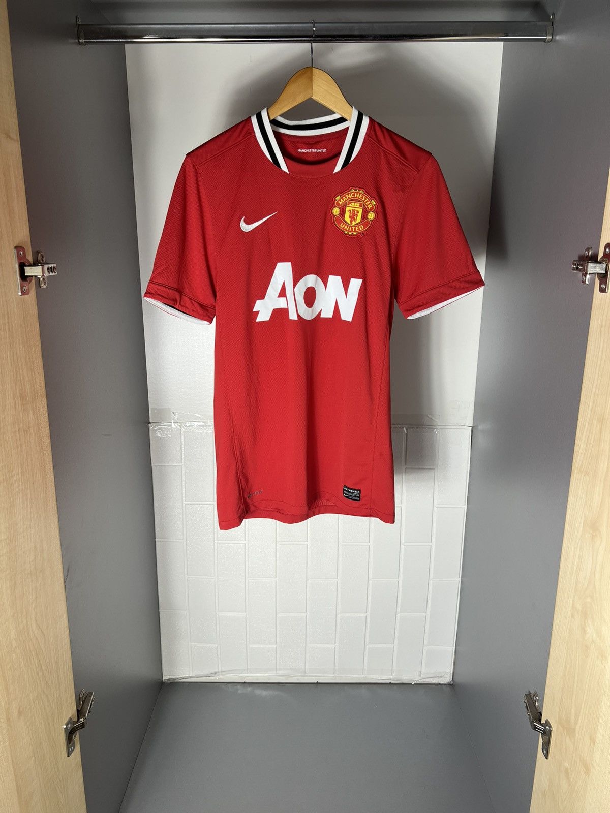 Nike VINTAGE NIKE FC MANCHESTER UNITED ENGLAND SOCCER JERSEY Y2K Size US S / EU 44-46 / 1 - 1 Thumbnail