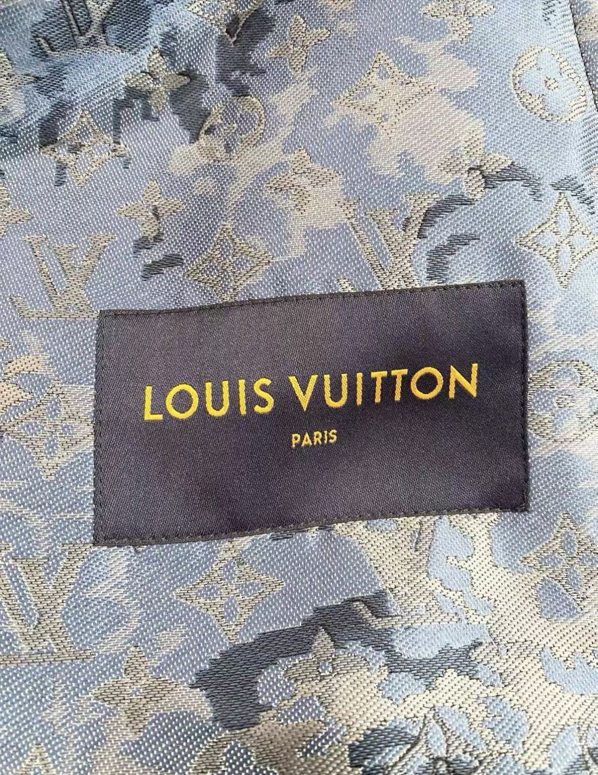 Louis Vuitton Louis Vuitton Monogram Hooded Windbreaker Unisex J33 Size M / US 6-8 / IT 42-44 - 6 Thumbnail