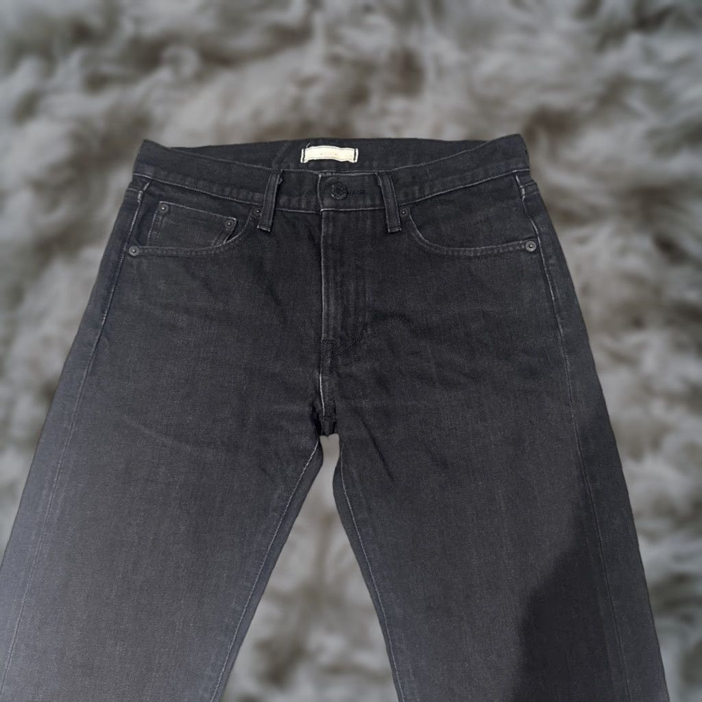 Uniqlo Uniqlo Jeans Mens 30 Black Selvedge Denim Slim Straight 30x32 City Pattern: Solid Pocket Design 5-Pocket Zip Closure Regular Size Type Mens Apparel Size US 30 / EU 46 - 1 Thumbnail