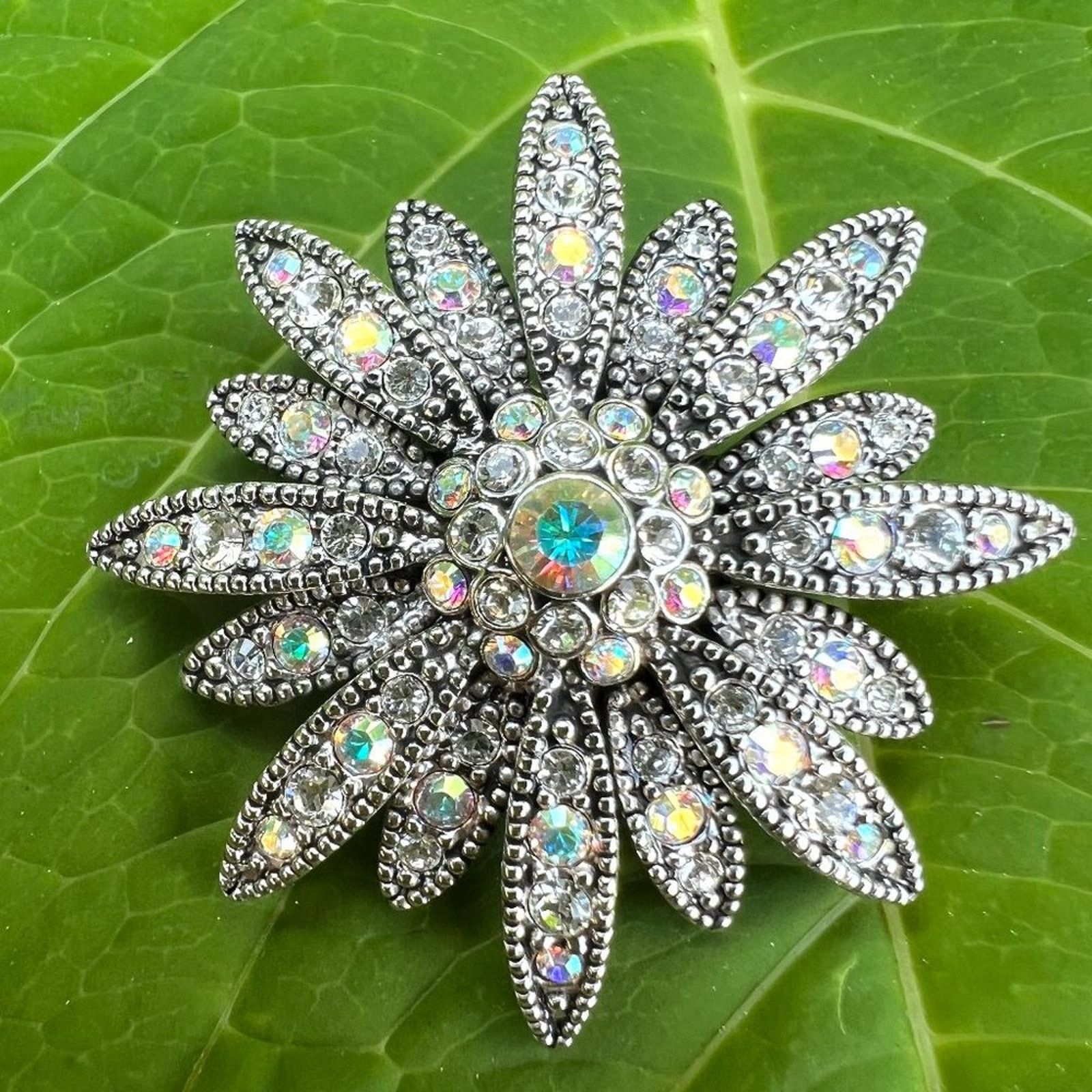 & Other Stories Vintage Joan Rivers - Crystal Rhinestone Flower Brooch Pin Size ONE SIZE - 1 Thumbnail