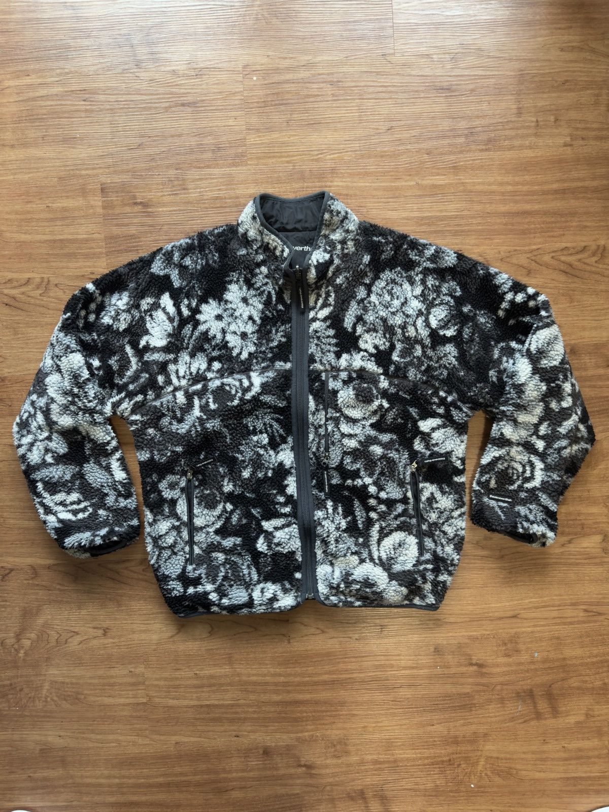 thisisneverthat Reversible Floral Print Sherpa Size US L / EU 52-54 / 3 - 1 Thumbnail