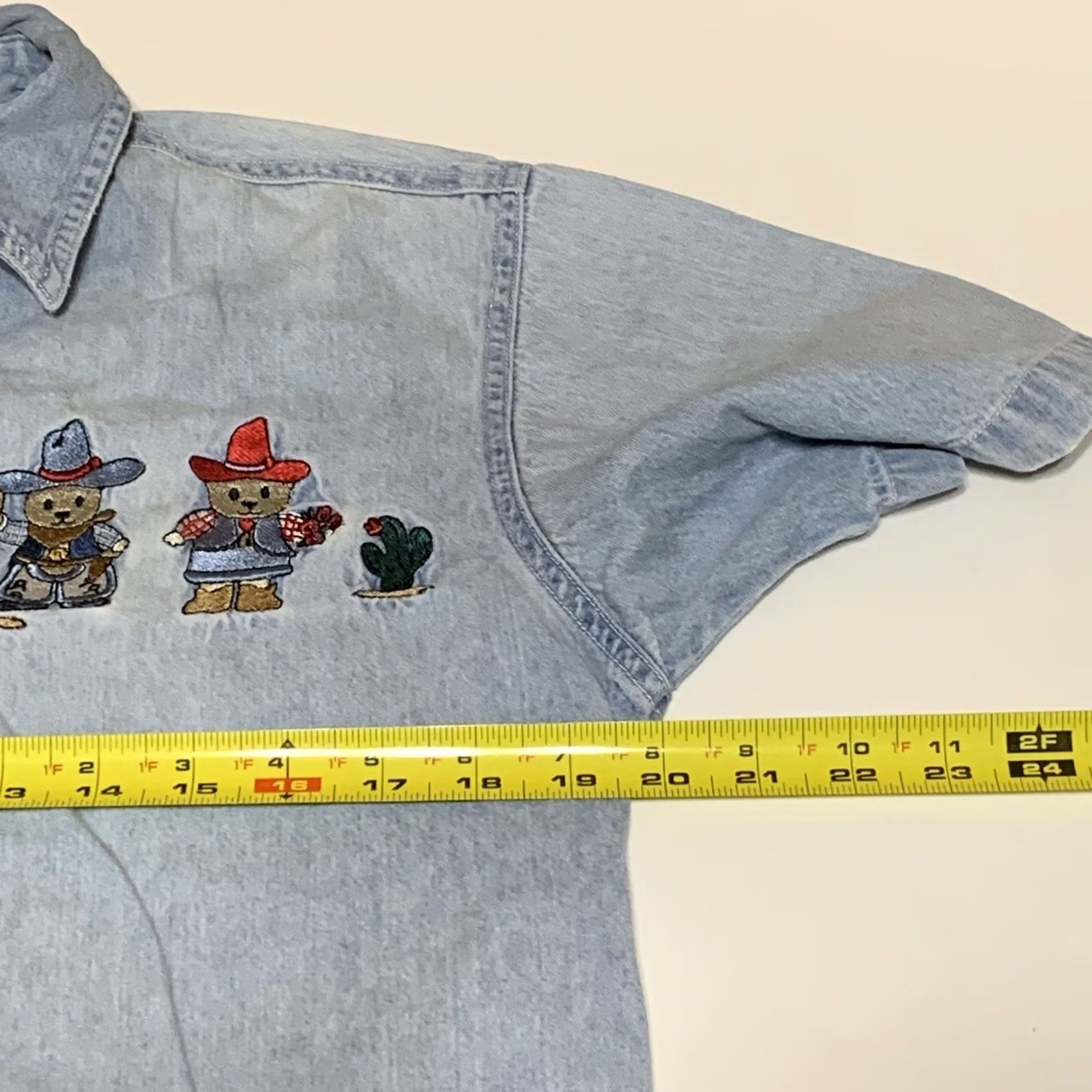 Vintage VINTAGE Lets Quinn Again Women's Shirt Cowboy Bears Blue Short Sleeve Button-Up Top Sz A S Size S / US 4 / IT 40 - 5 Thumbnail