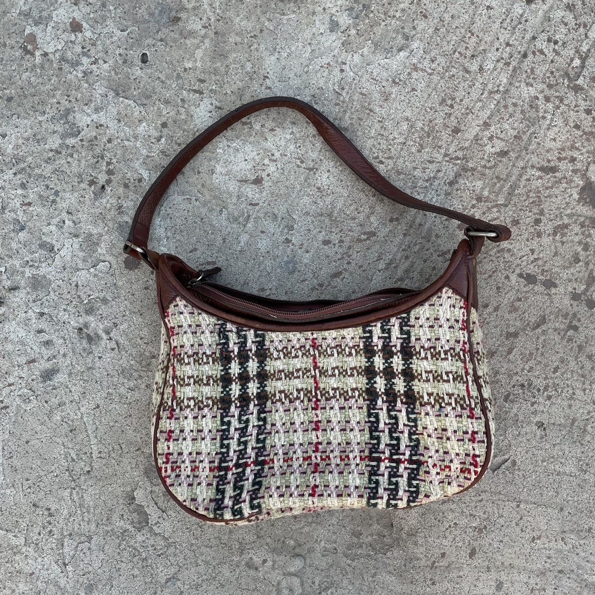 Burberry × Hypebeast Vintage Burberry Hand Bag Woll Y2K 90s Style USA Size ONE SIZE - 3 Thumbnail
