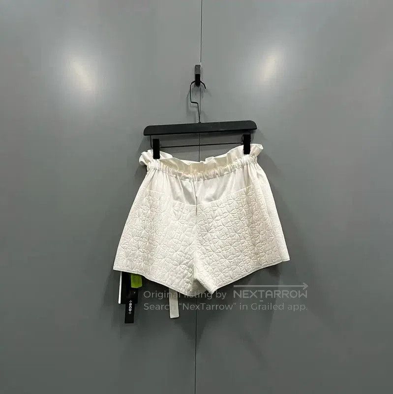 Louis Vuitton Louis Vuitton Summer White Cotton Women’s Shorts . Size 27" / US 4 / IT 40 - 2 Thumbnail