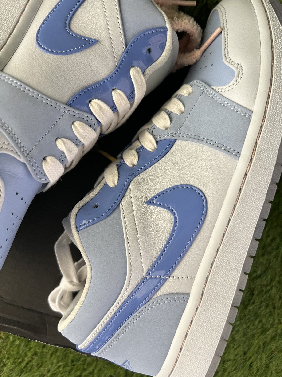 Jordan Brand × Nike Air Jordan 1 SE Low Mighty Swooshers Size US 9.5 / EU 42-43 - 4 Thumbnail
