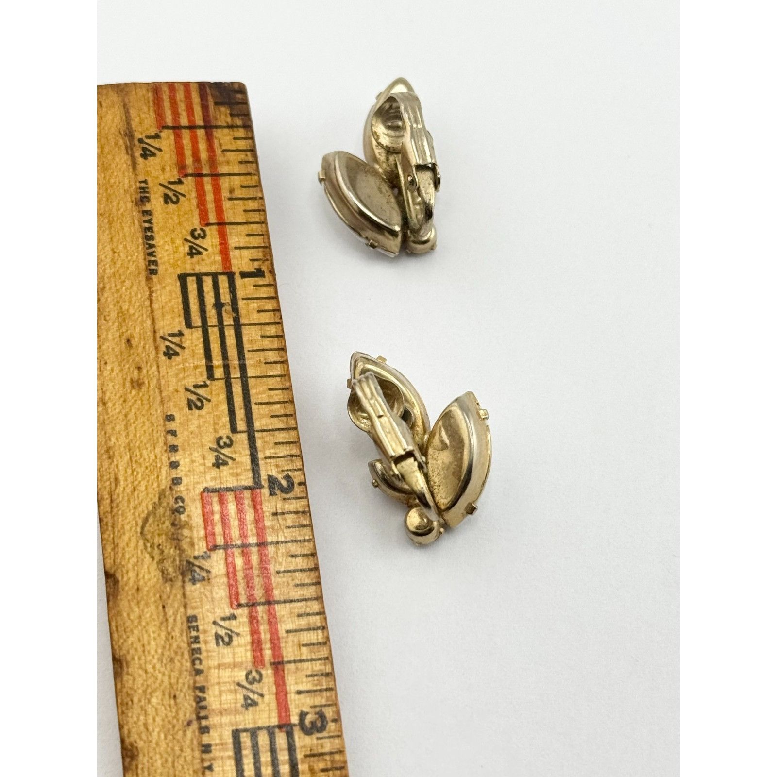 Vintage Vintage white milk glass rhinestone earrings Size ONE SIZE - 4 Thumbnail