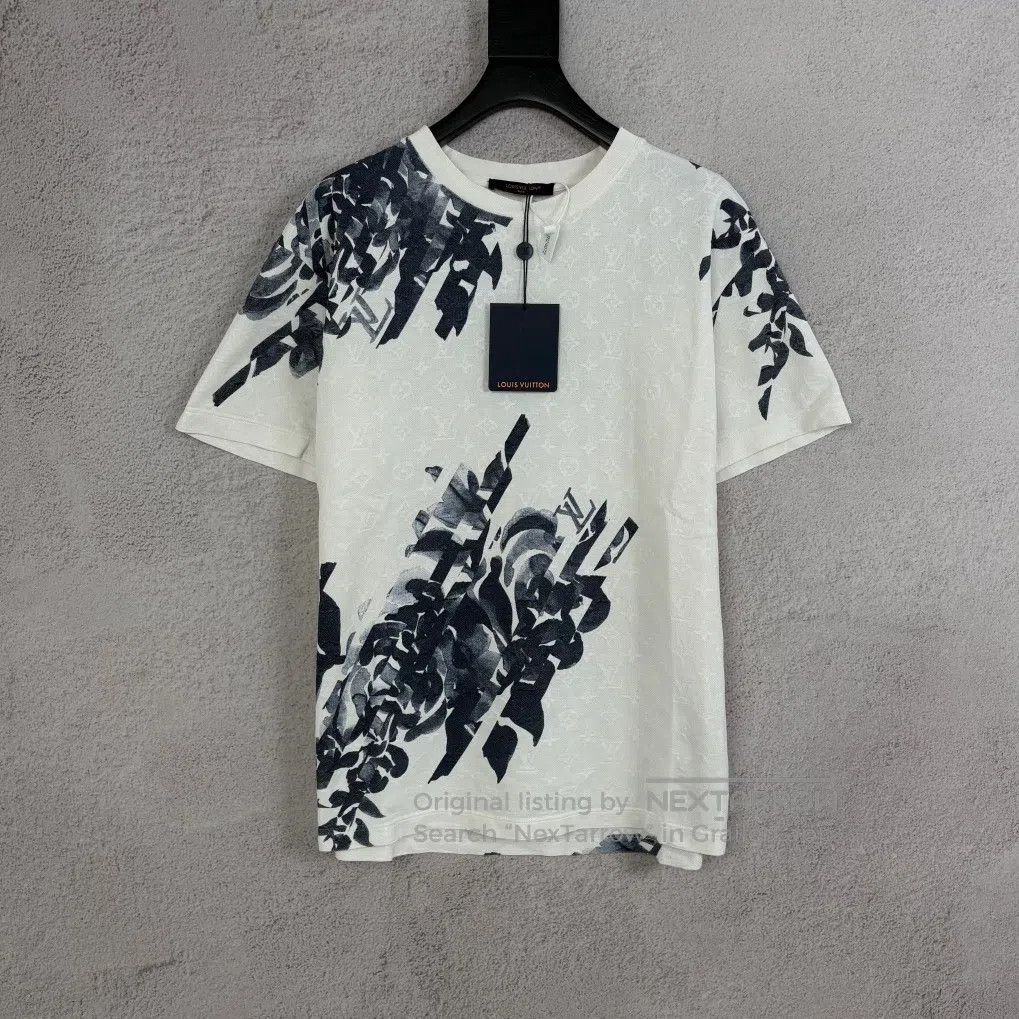 Louis Vuitton Louis Vuitton Monogram: White plant and floral embroidery Size US S / EU 44-46 / 1 - 1 Thumbnail