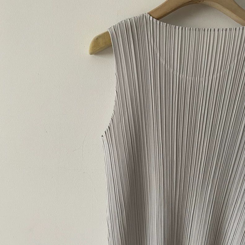 Issey Miyake Issey Miyake size:3 Grey elastic sleeveless T-shirt Size XS / US 0-2 / IT 36-38 - 9 Thumbnail