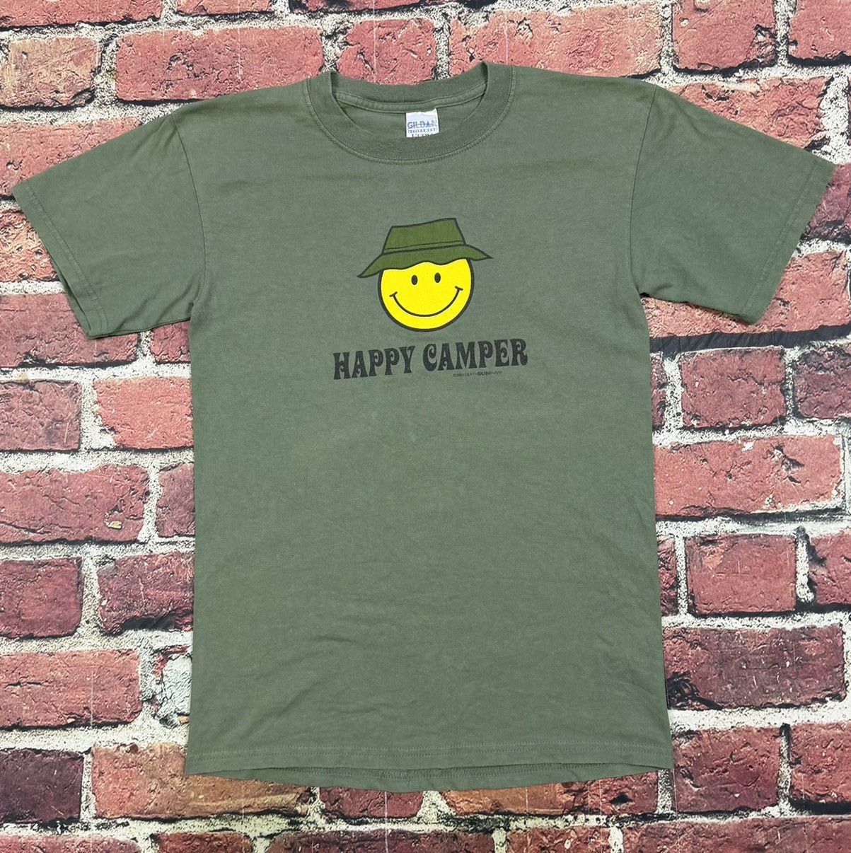Gildan Vintage 2001 Happy Camper Olive Green T Shirt Smiley Face Size US S / EU 44-46 / 1 - 1 Thumbnail