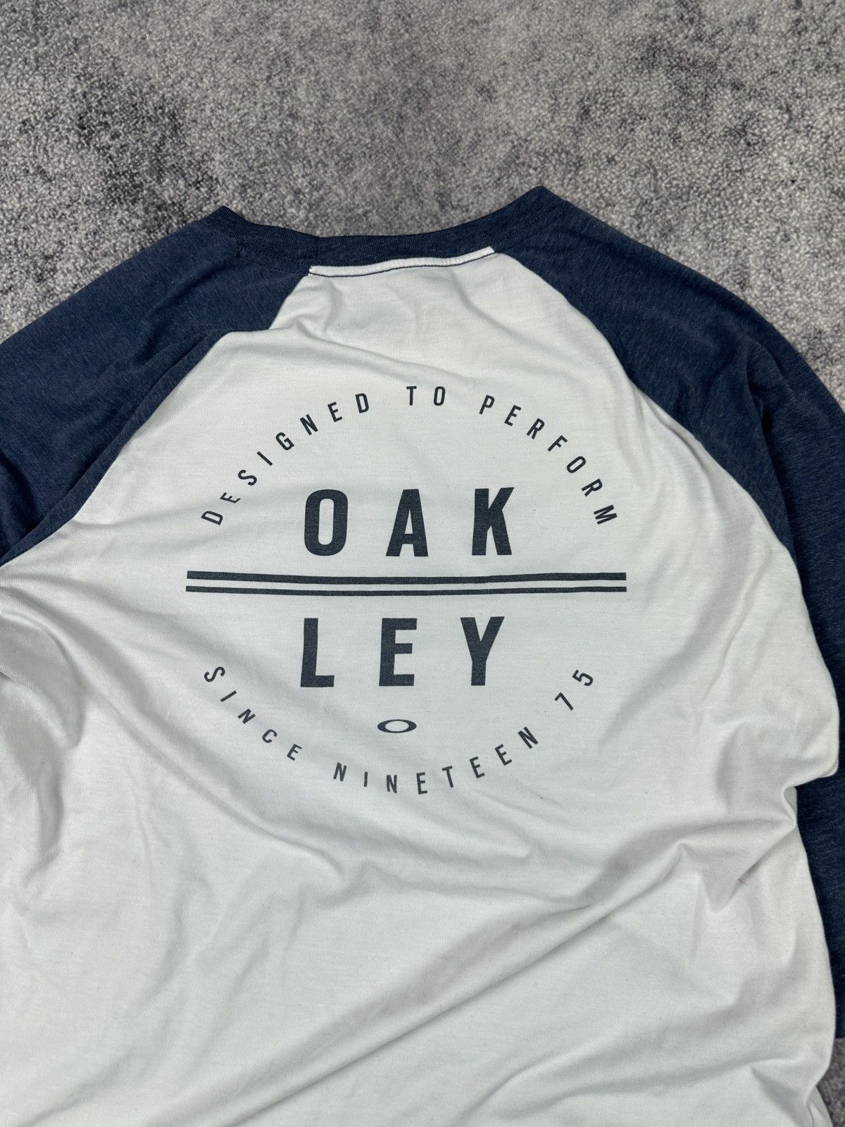 Oakley Y2K Oakley Logo t-shirt Streetwear Vintage USA M Casual Size US M / EU 48-50 / 2 - 2 Thumbnail