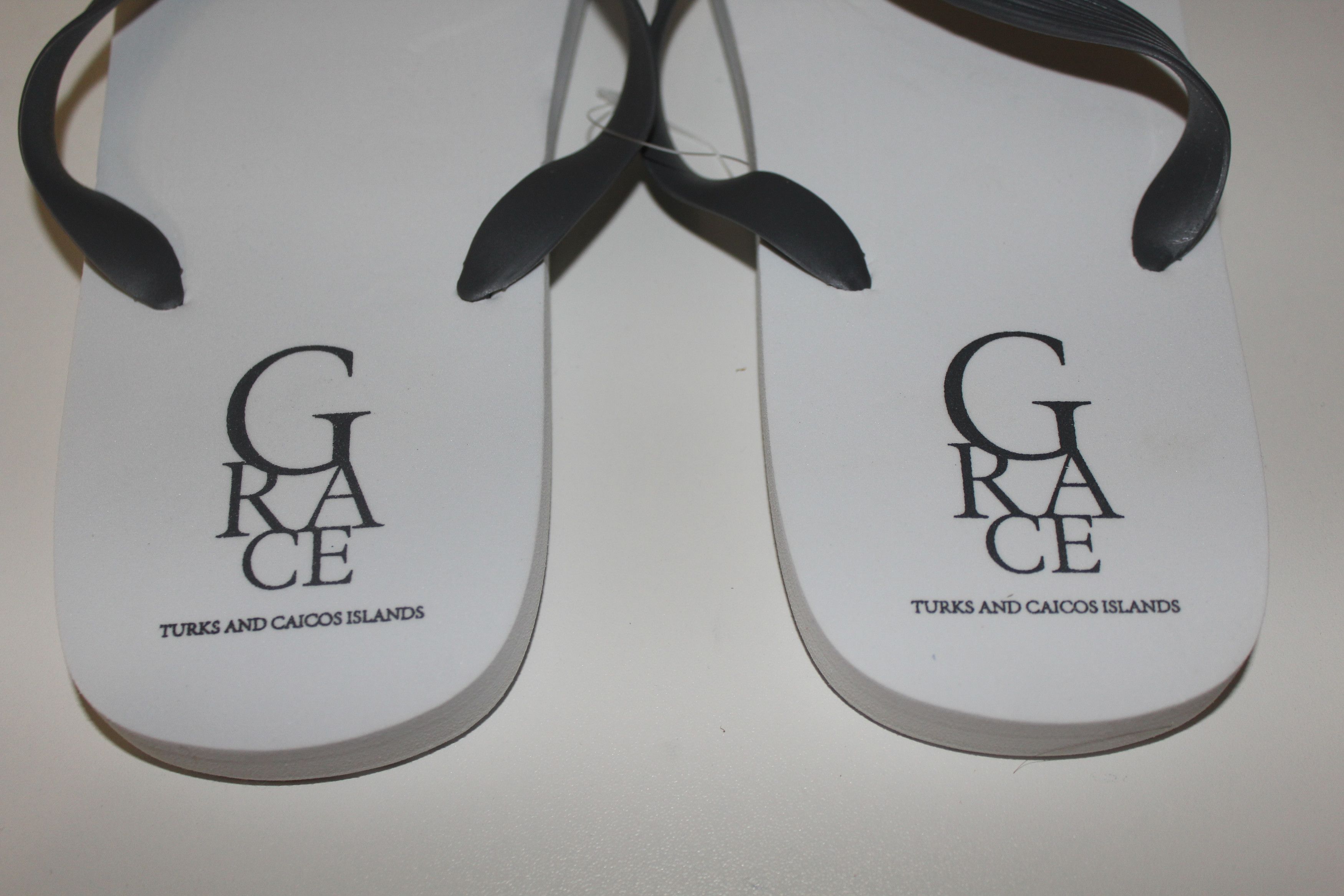 Other Turks & Caicos Grace Bay Club Men’s/Women’s Flip Flops Size US 7 / IT 37 - 2 Thumbnail