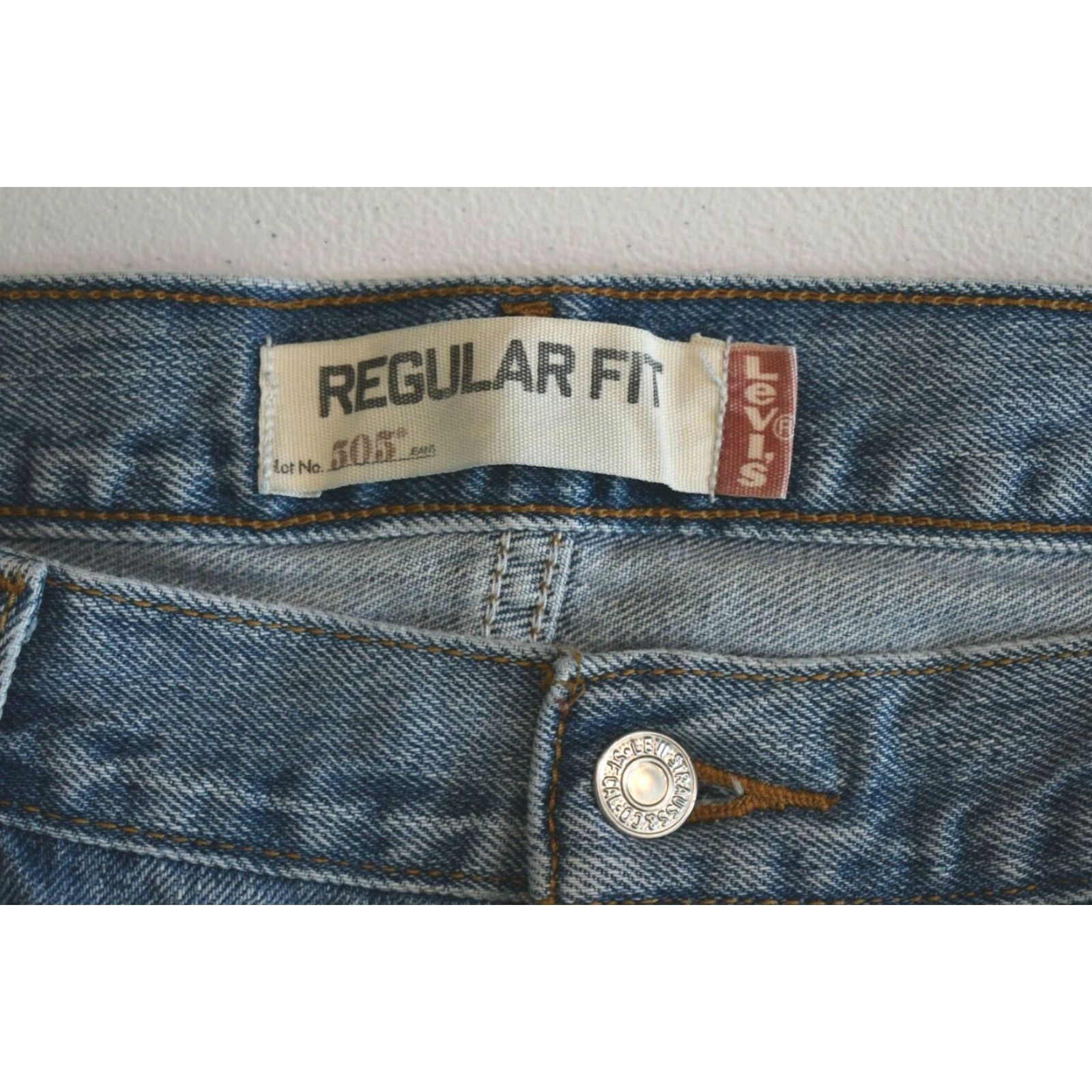 Levi's VINTAGE Levi's 505 Jeans Mens 39x31 Regular Distressed Blue Denim Cotton 9in Leg Opening Straight 13.5in Rise Size US 39 - 5 Thumbnail
