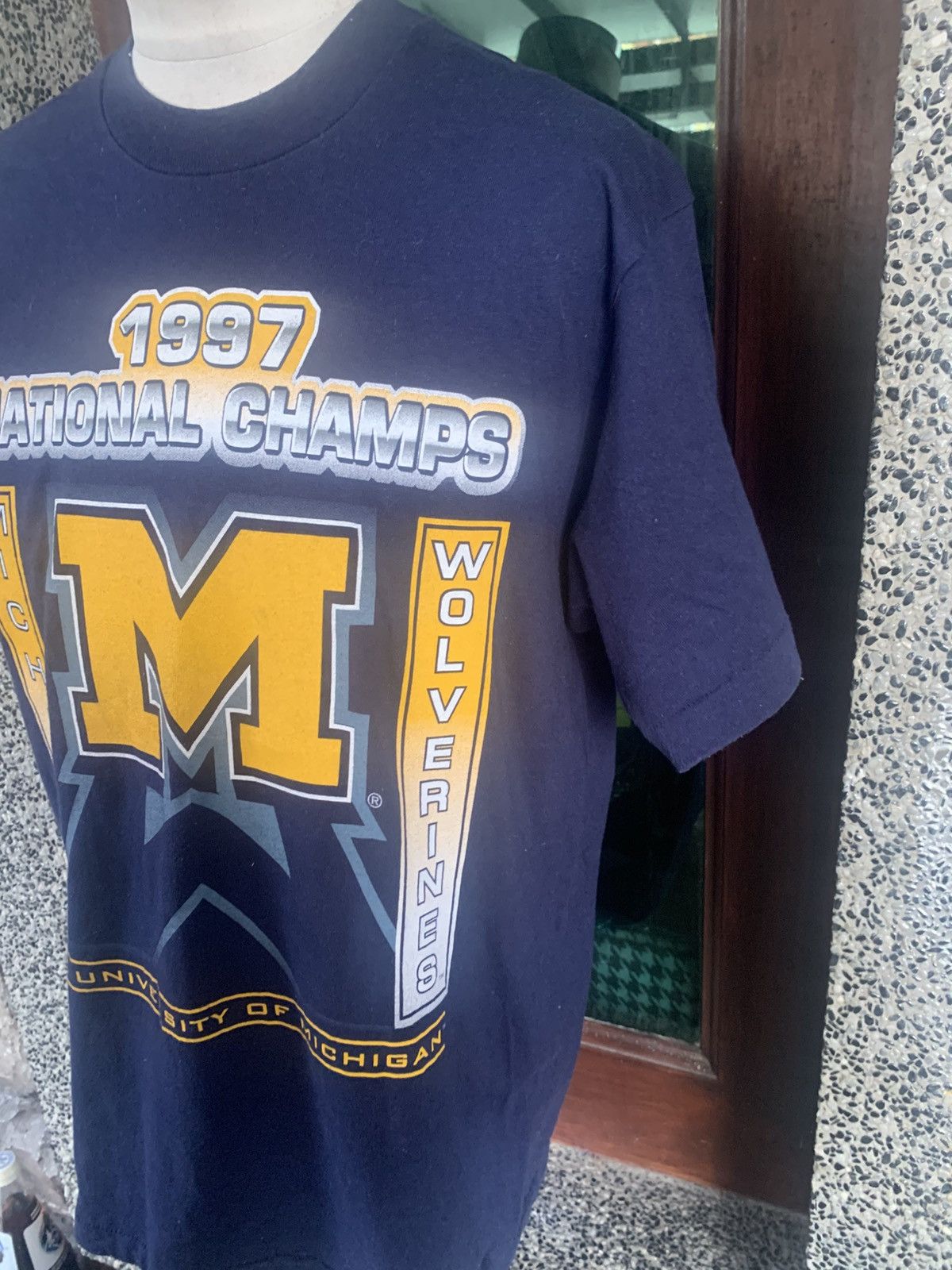Vintage Vintage 1997 National Champ Machigan Wolverines Football Tee Size US L / EU 52-54 / 3 - 3 Thumbnail