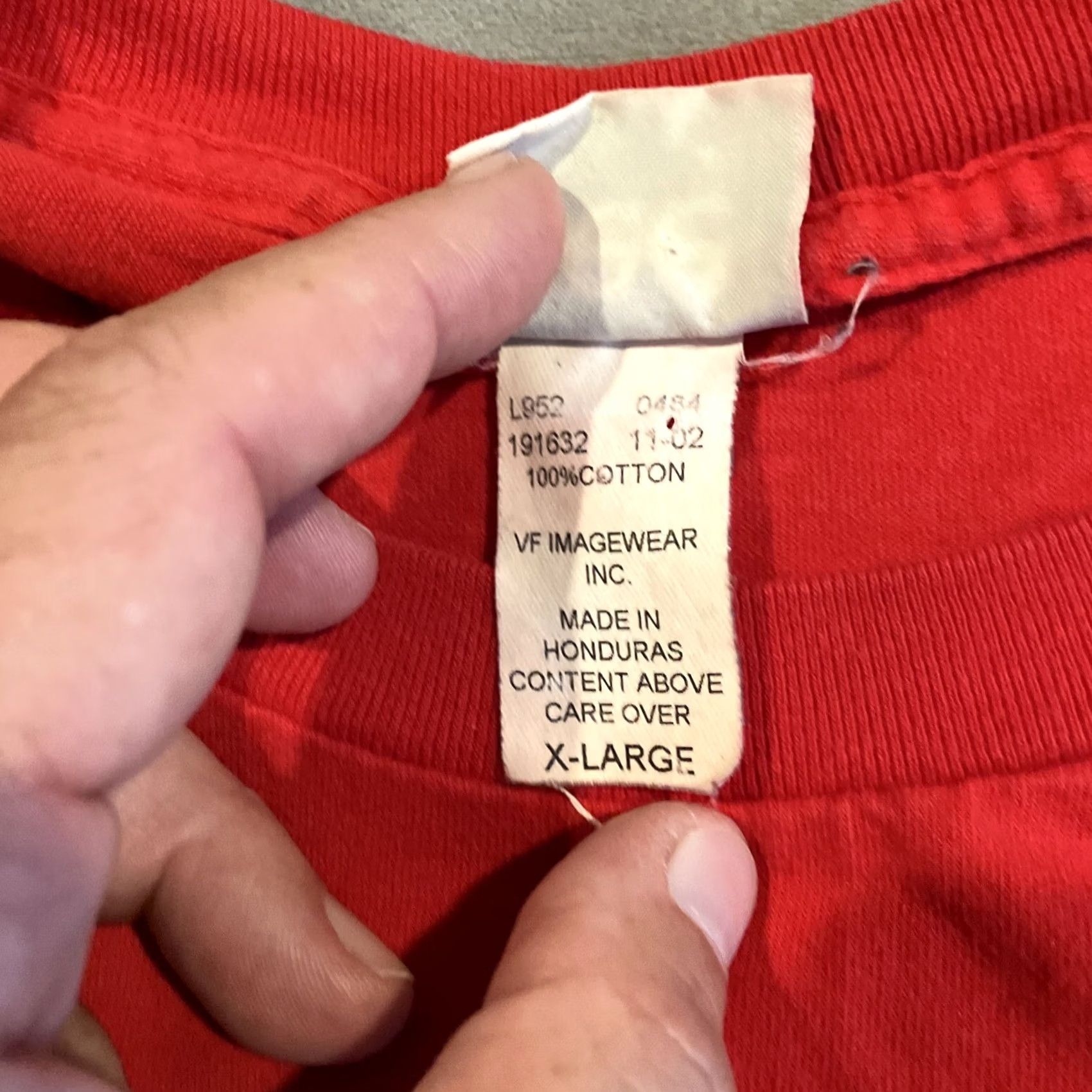 LeSportsac VINTAGE Lee Sports T-Shirt XL Football Buccaneers Red Crew Neck Short Sleeve Men Womens Unisex Adults Size US XL / EU 56 / 4 - 4 Thumbnail