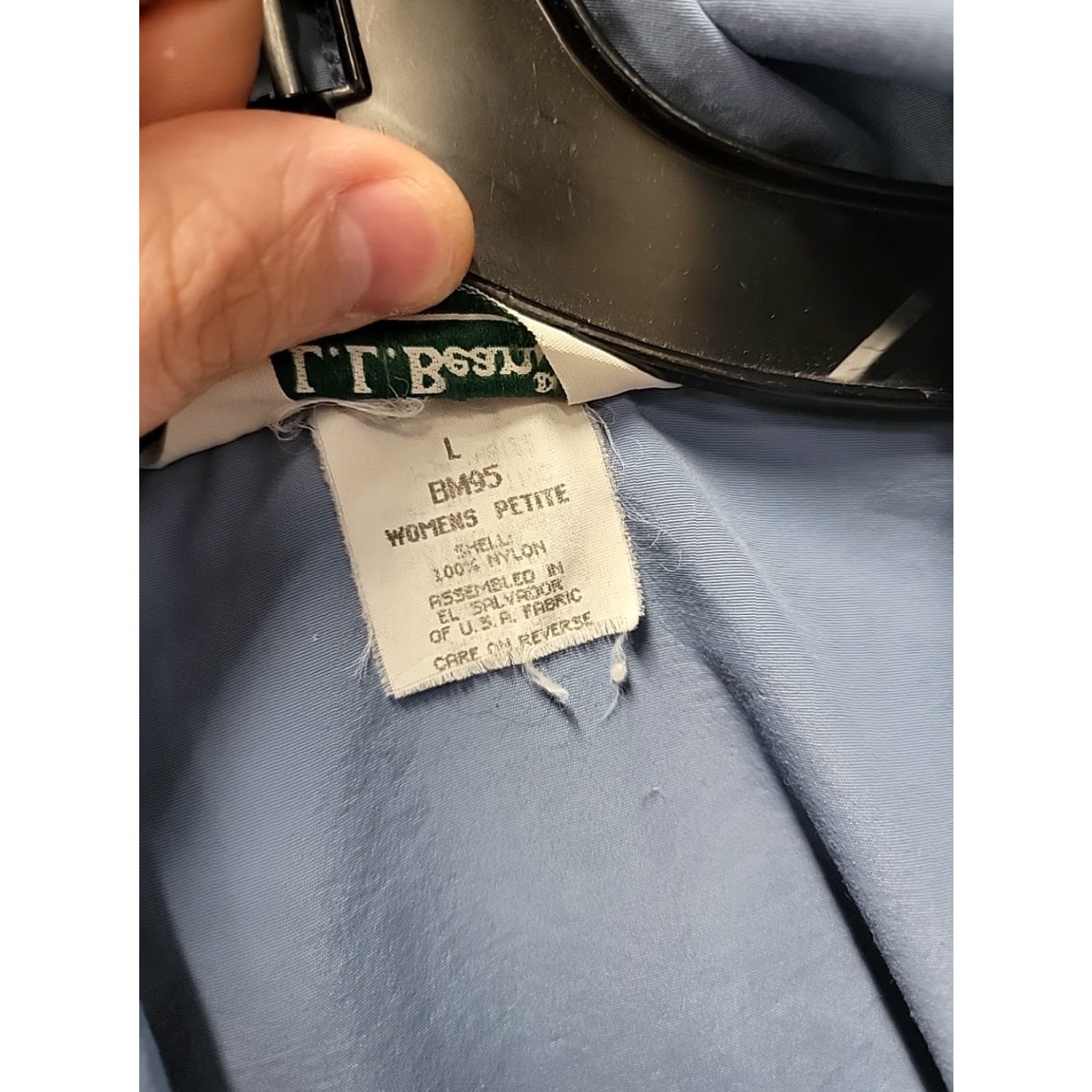 Vintage VINTAGE L.L. Bean Women’s Windbreaker Hooded Anorak Jacket Pullover Blue Petite Large feels Like New Size L / US 10 / IT 46 - 3 Thumbnail