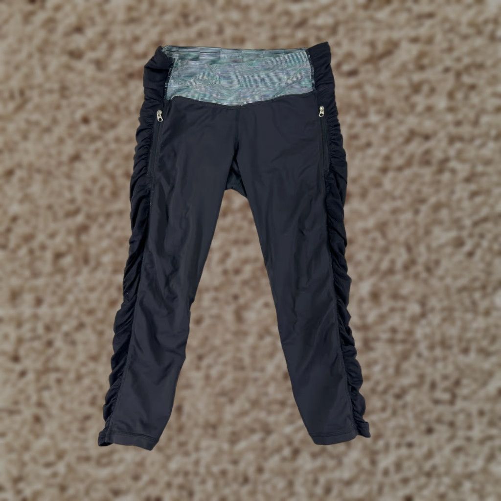 Lululemon Lululemon Leggings Capri Womens 6 Black Green Pockets Zip Pockets Slim Skinny Yoga Activewear 19in Inseam Size 28" / US 6 / IT 42 - 1 Thumbnail