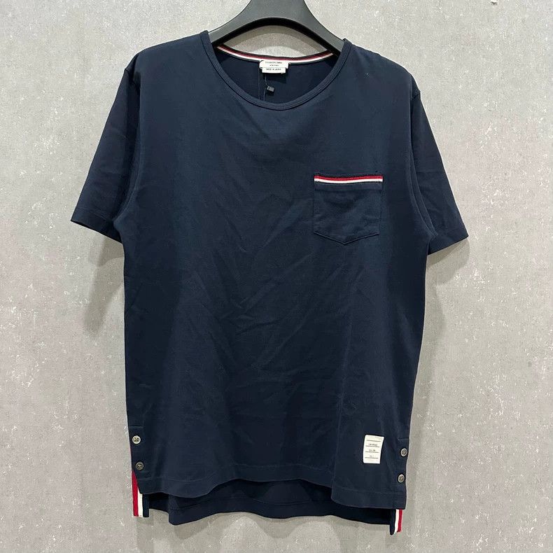 Thom Browne Thom Browne Navy Pocket Logo Short Sleeve - dmc Size US L / EU 52-54 / 3 - 1 Thumbnail