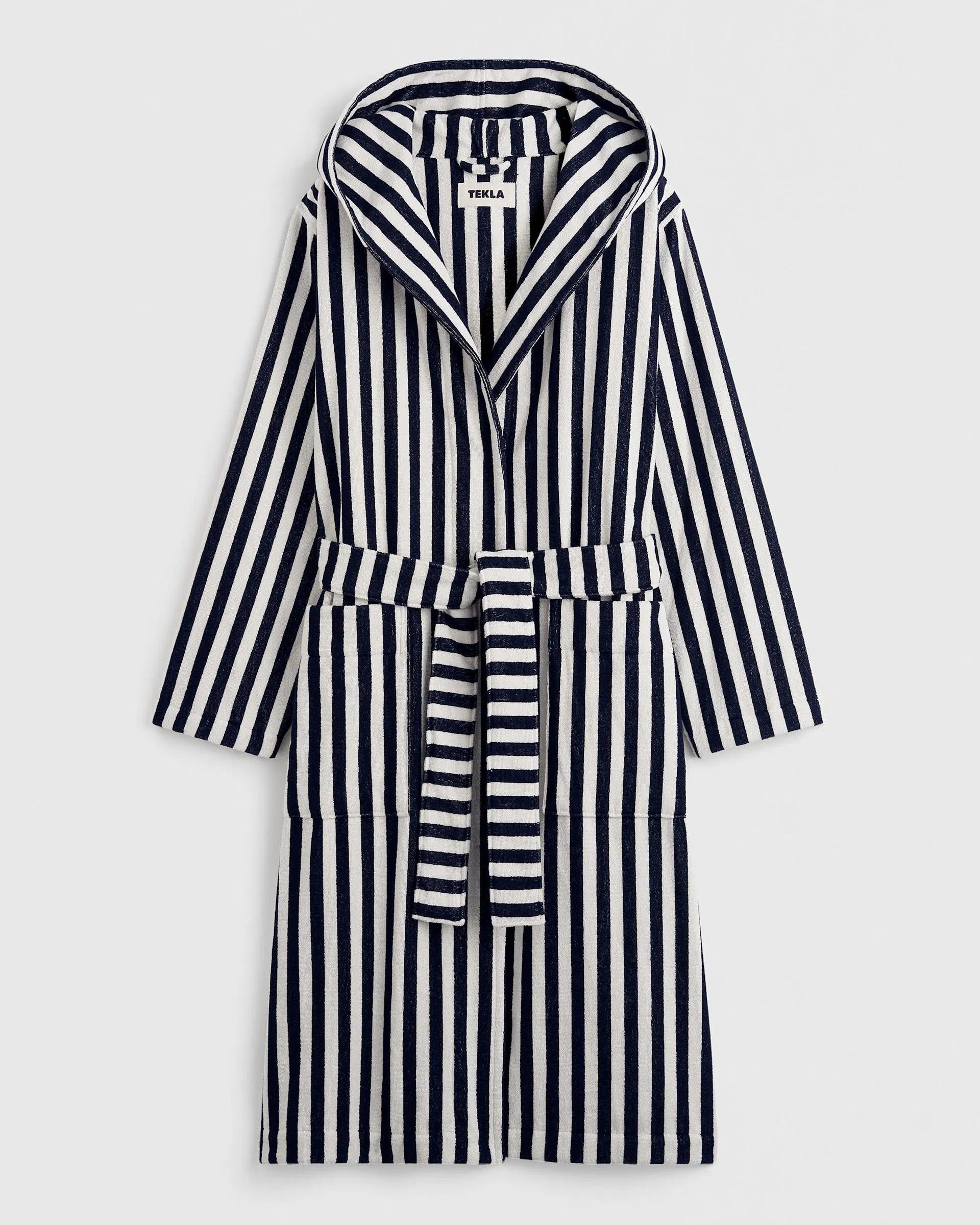 o1mle0525 Unisex Hooded Bathrobe Humbug Stripes White & Navy