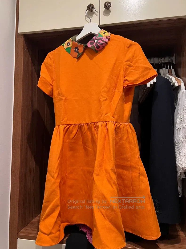 Valentino Valentino dress Size M / US 6-8 / IT 42-44 - 1 Thumbnail