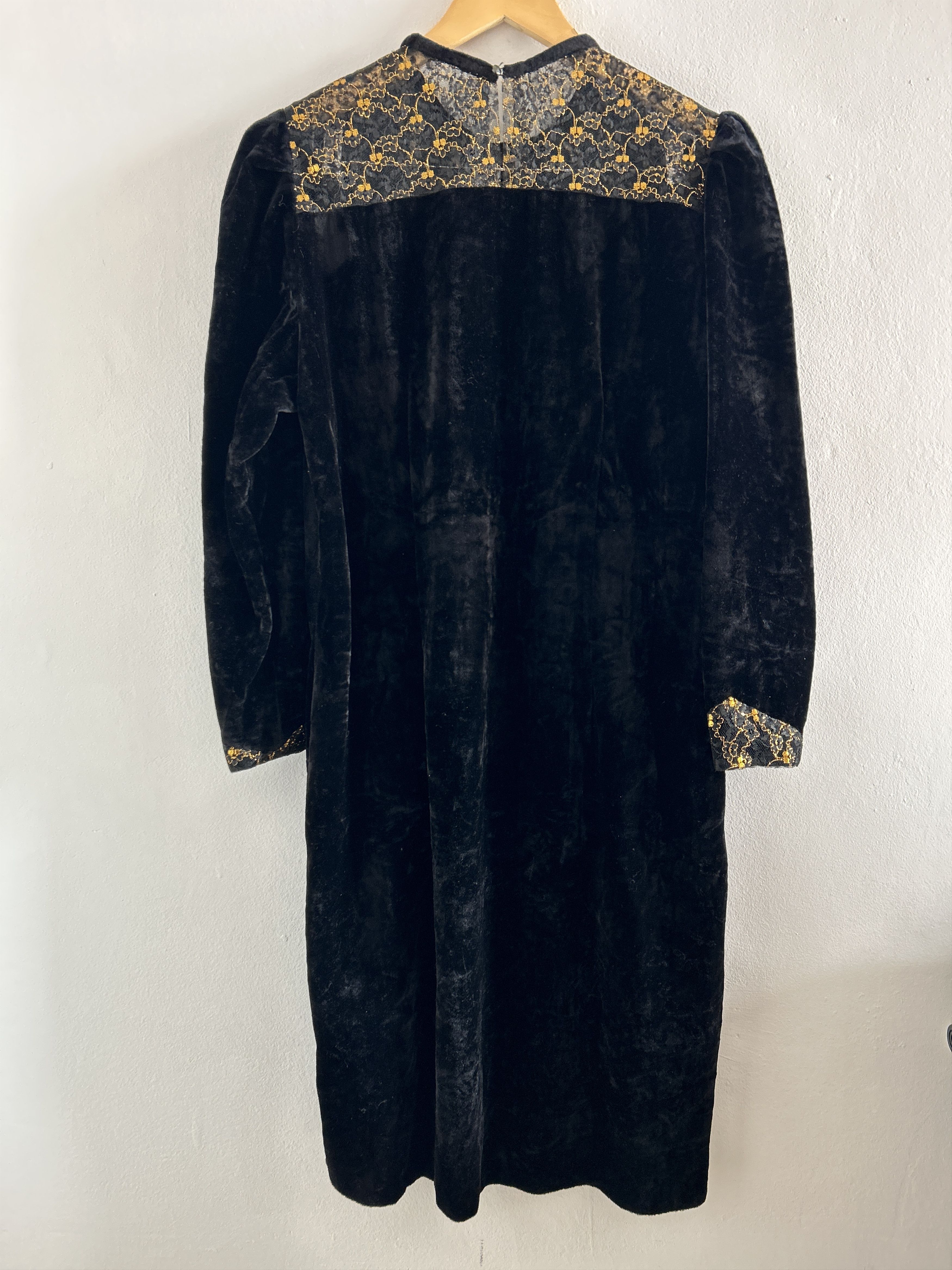 Vintage Vintage 90s Black Velvet Dress Size L / US 10 / IT 46 - 9 Thumbnail