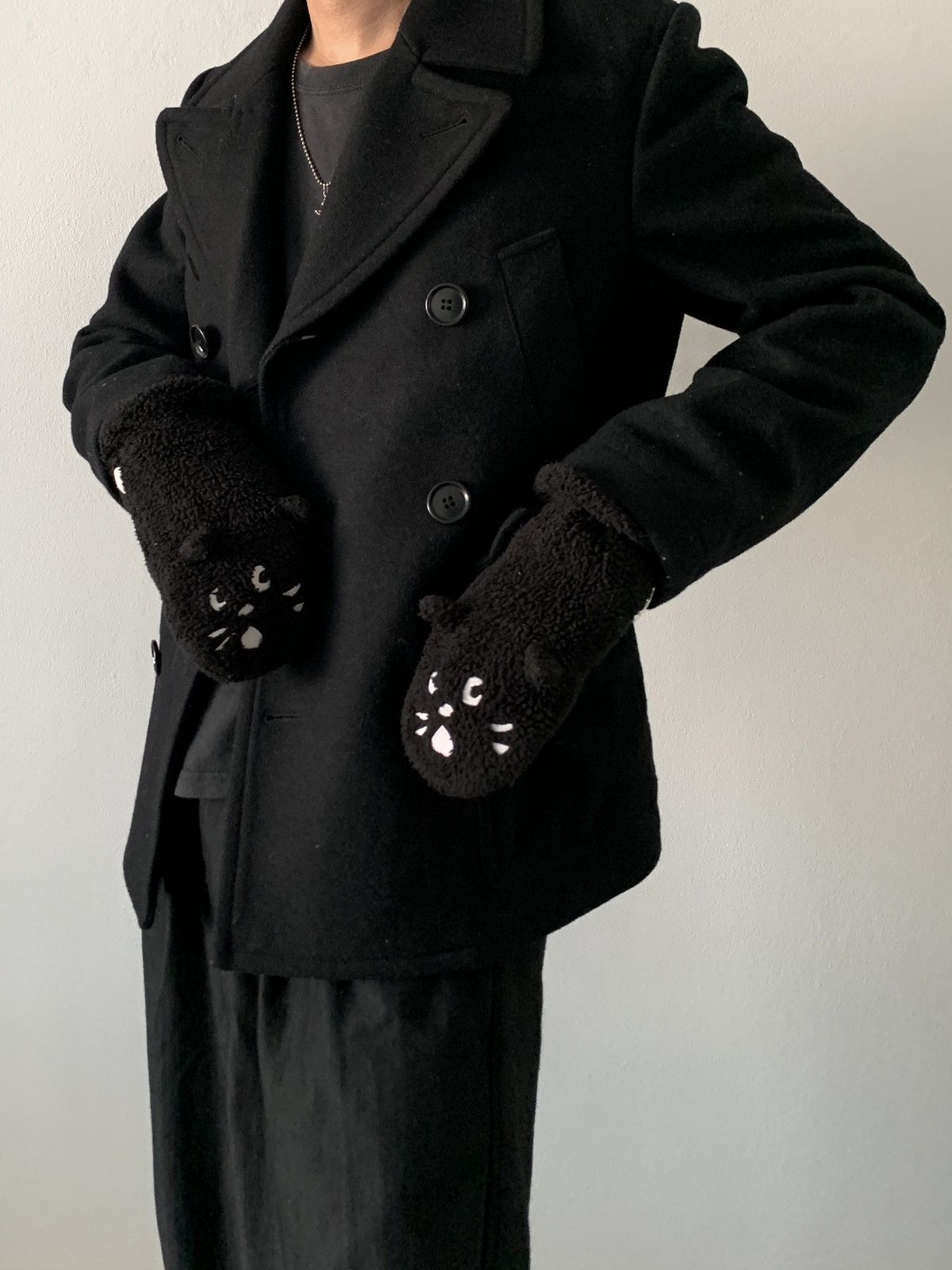 Ne-Net Ne-net Fuzzy Cat Gloves by Issey Miyake Size ONE SIZE - 5 Thumbnail