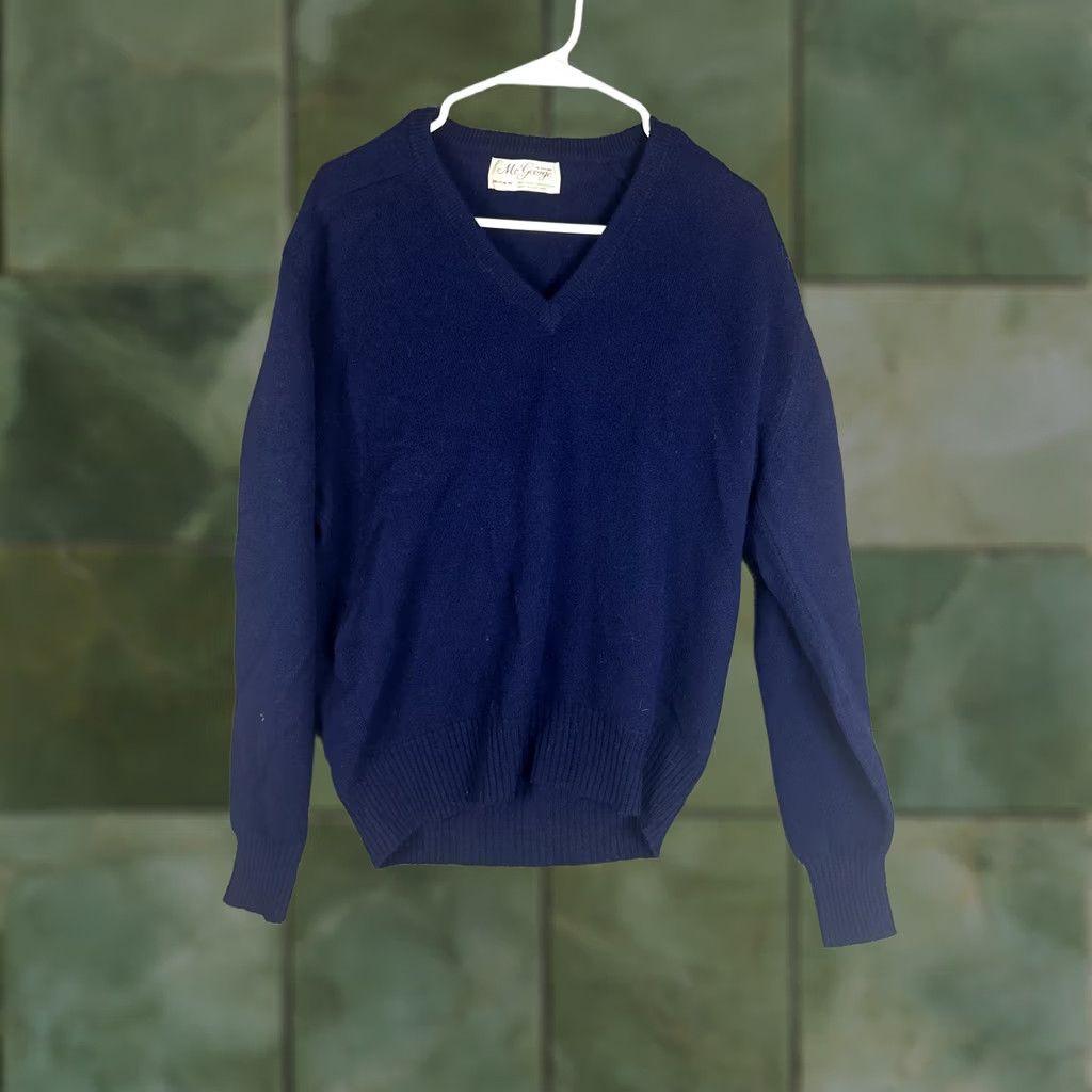 Vintage VINTAGE McGeorge Sweater Mens XL Navy Blue V Neck 100% Lambswool Made In Scotland Mens XL Knit Pullover Wool Solid Navy Blue Size US XL / EU 56 / 4 - 1 Thumbnail