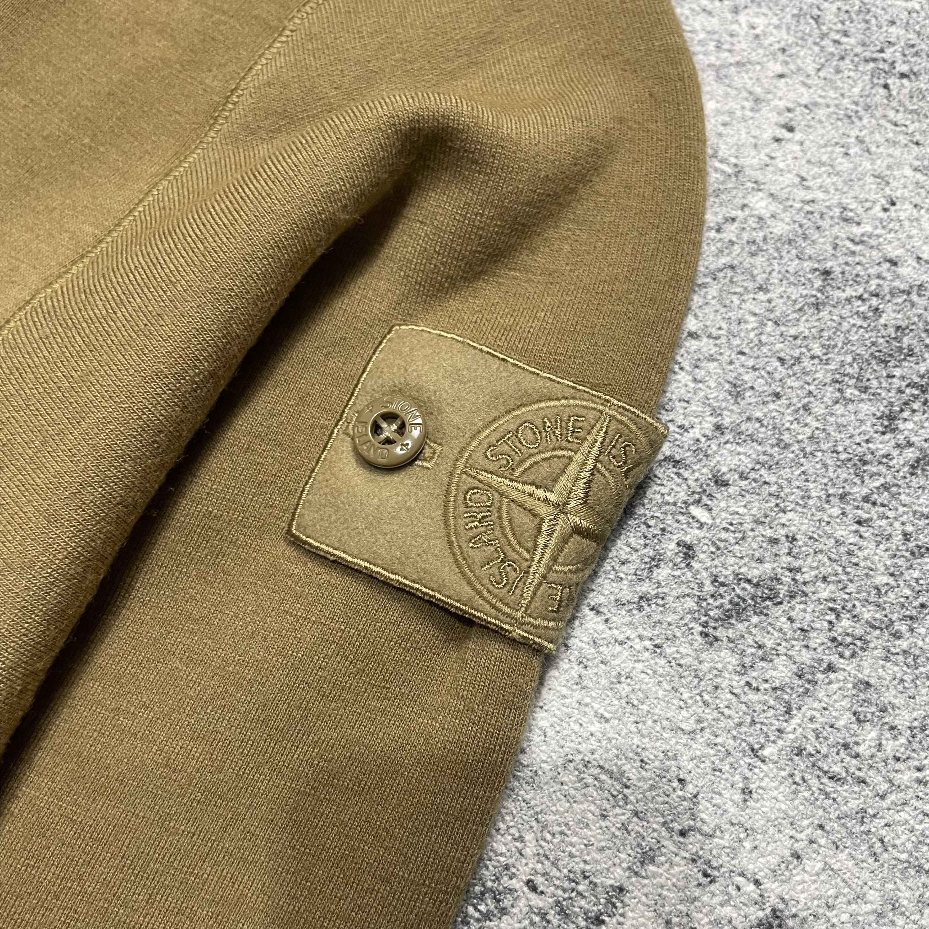 Stone Island STONE ISLAND GHOST PIECE CREWNECK BROWN Size US L / EU 52-54 / 3 - 5 Thumbnail