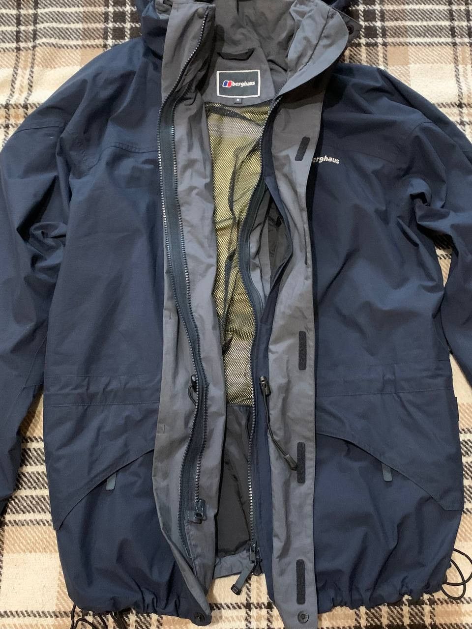 Berghaus Berghaus Gore-Tex Shell Jacket – Navy – Size M Size US M / EU 48-50 / 2 - 3 Thumbnail