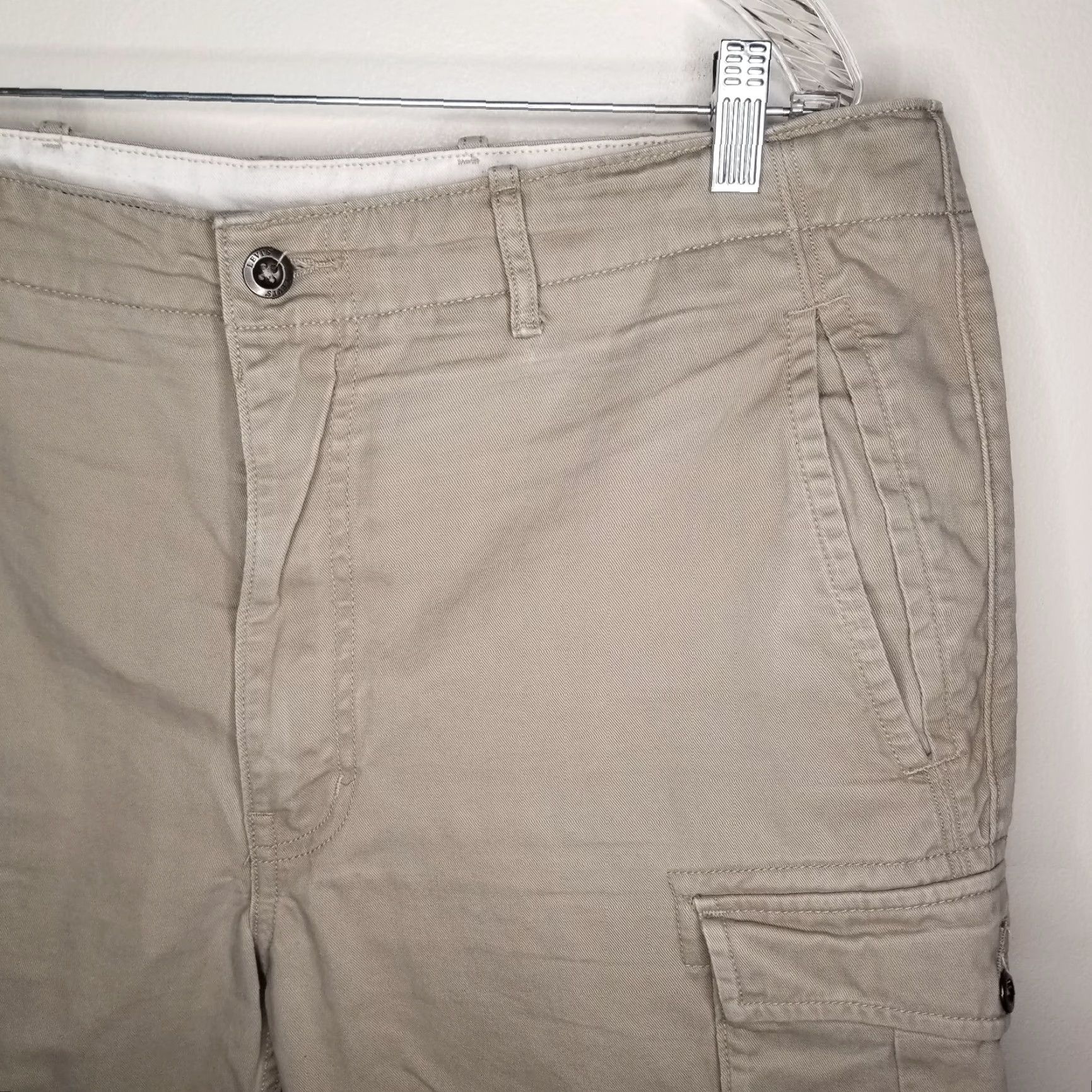 Levi's Levi's Cargo Shorts Beige Mens Size 36 Khaki Cargo 36 Men Mens Size US 36 / EU 52 - 2 Thumbnail