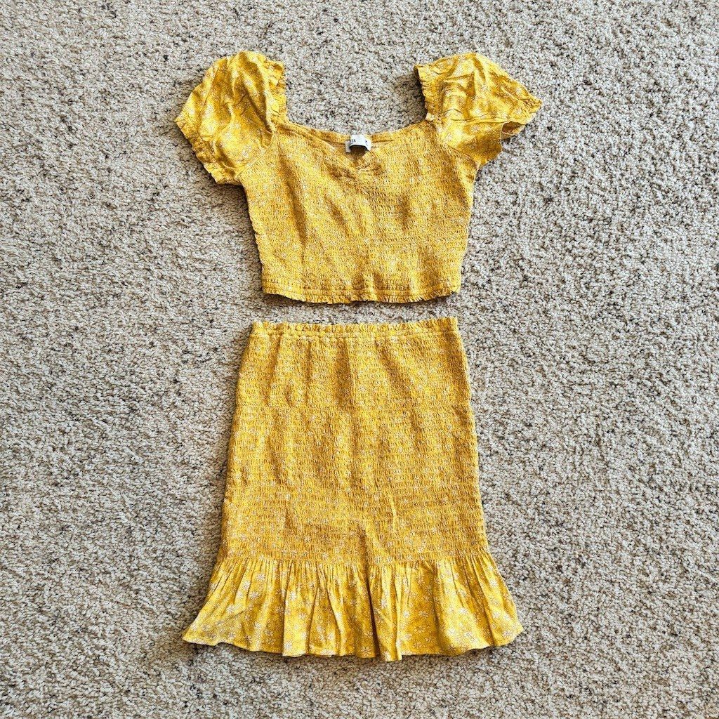 Hollister Hollister 2-Piece Matching Set Womens Size S/M Yellow Flora Size S / US 4 / IT 40 - 1 Thumbnail
