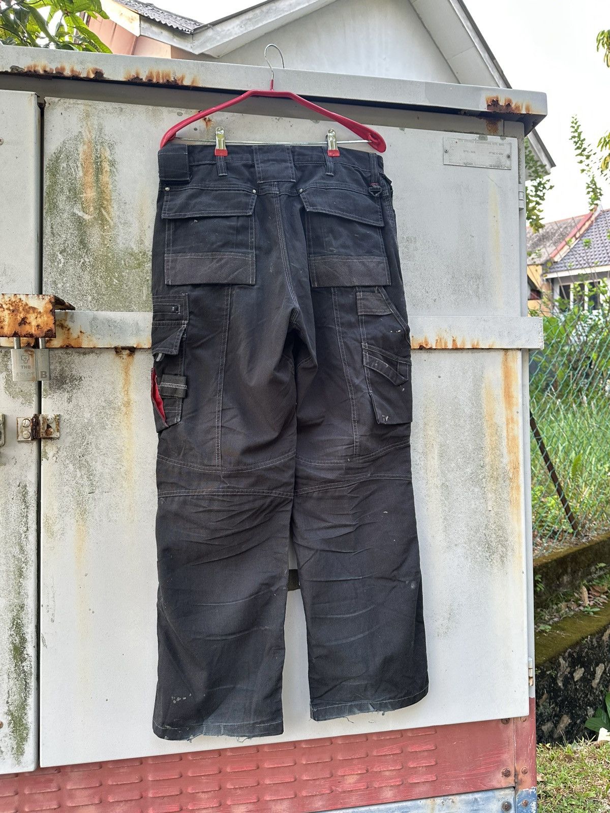 Vintage 👹THRASHED Lee Cooper ERD Baggy Cargo Pants Size US 31 - 9 Thumbnail