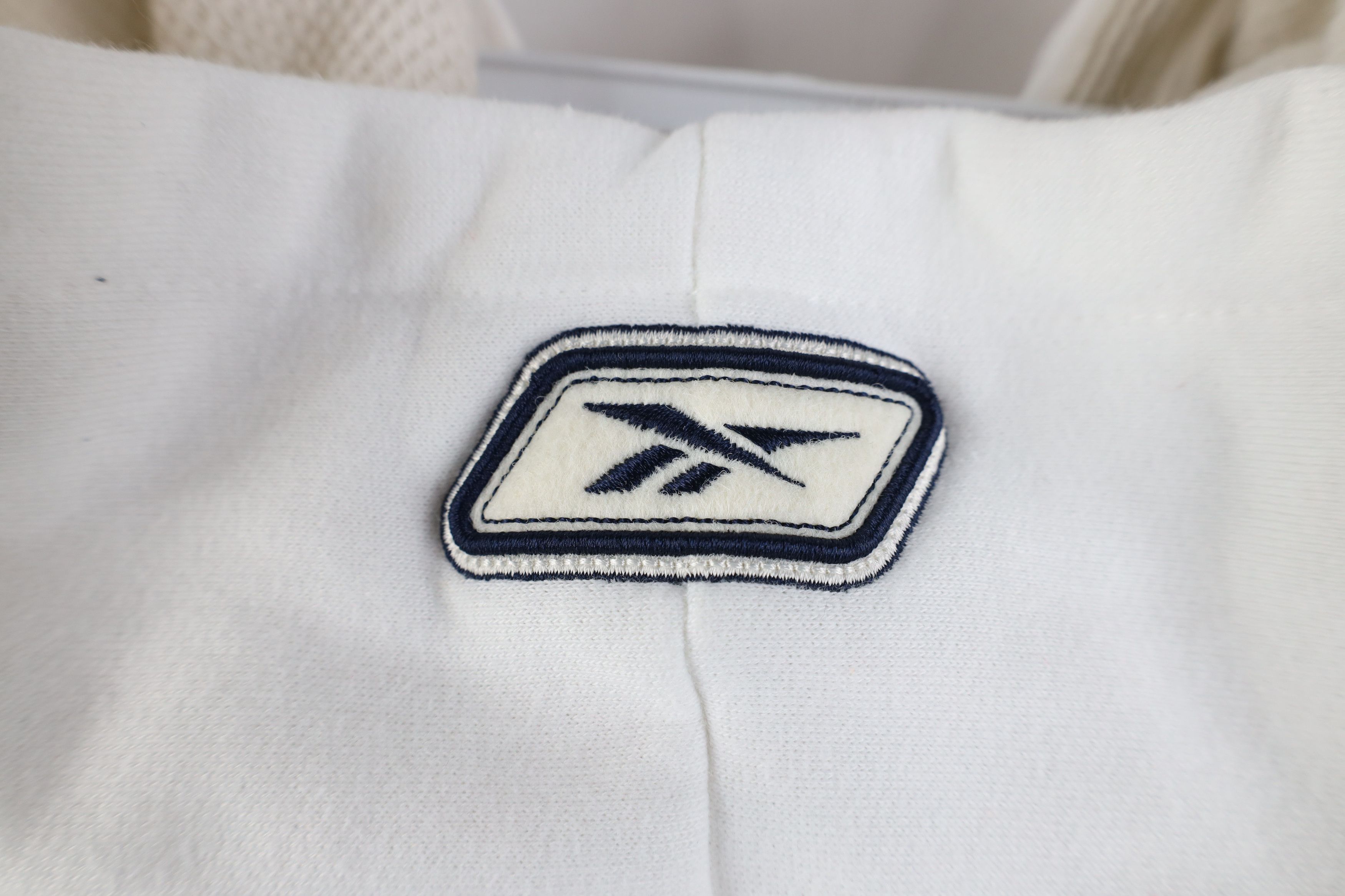 Reebok Vintage Reebok Thermal Waffle Knit Lined Zip Hoodie White Size US XXL / EU 58 / 5 - 12 Thumbnail