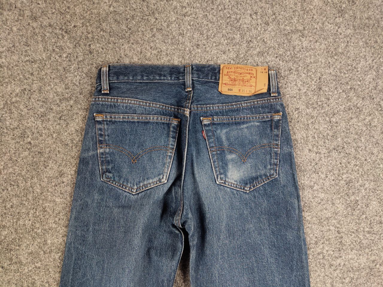 Levi's Vintage 90's levis 501 Distressed Faded Denim Jeans usa Size US 31 - 11 Thumbnail