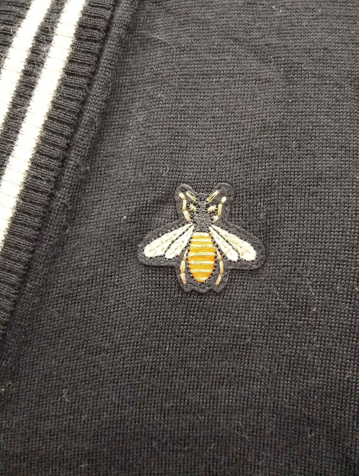 Gucci Gucci Bee patch wool knit cardigan Size US S / EU 44-46 / 1 - 4 Thumbnail