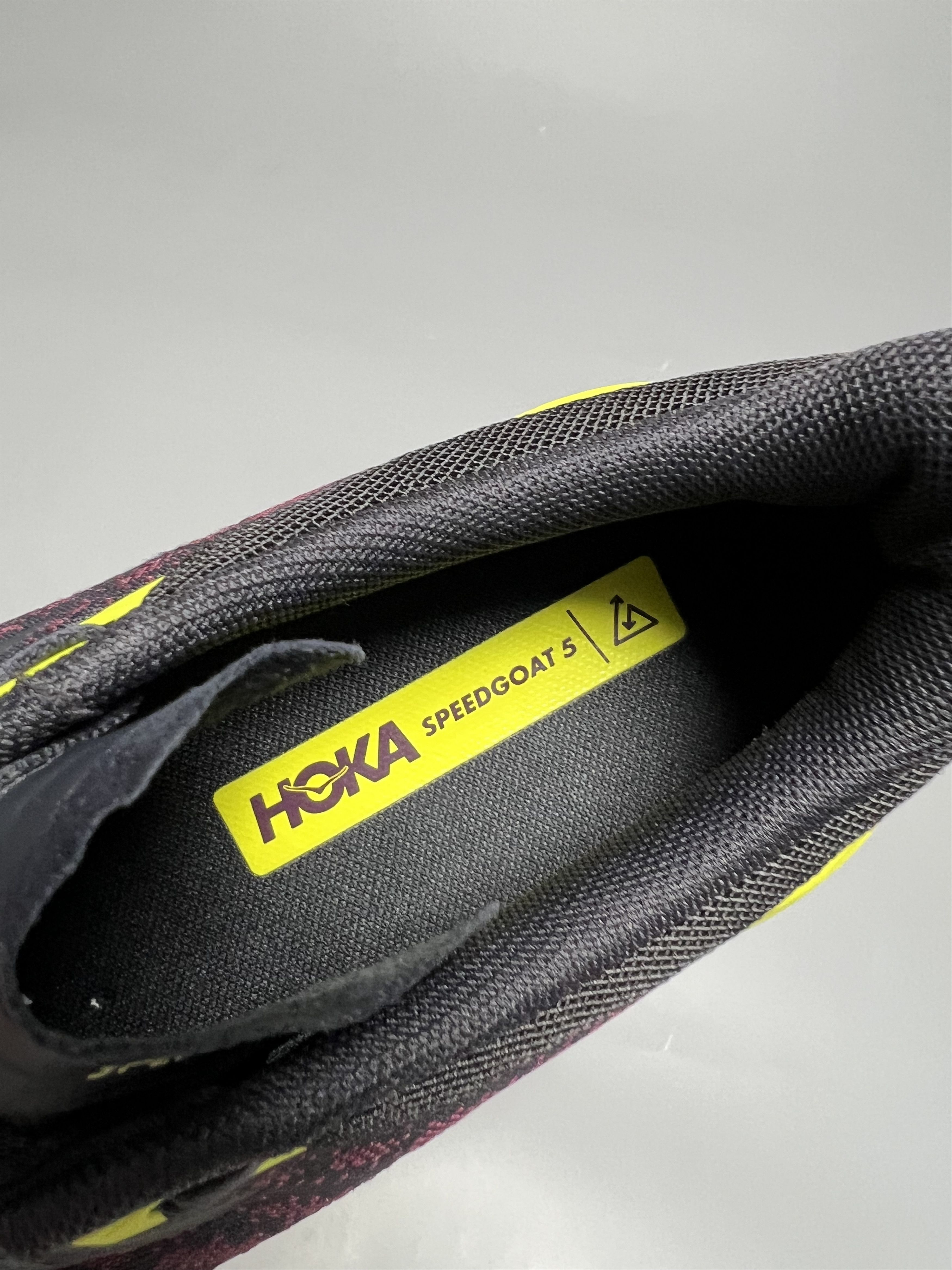 Hoka 9.5B Hoka One One Speedgoat 5 Women's Trail Running Shoes Size US 9.5 / IT 39.5 - 9 Thumbnail