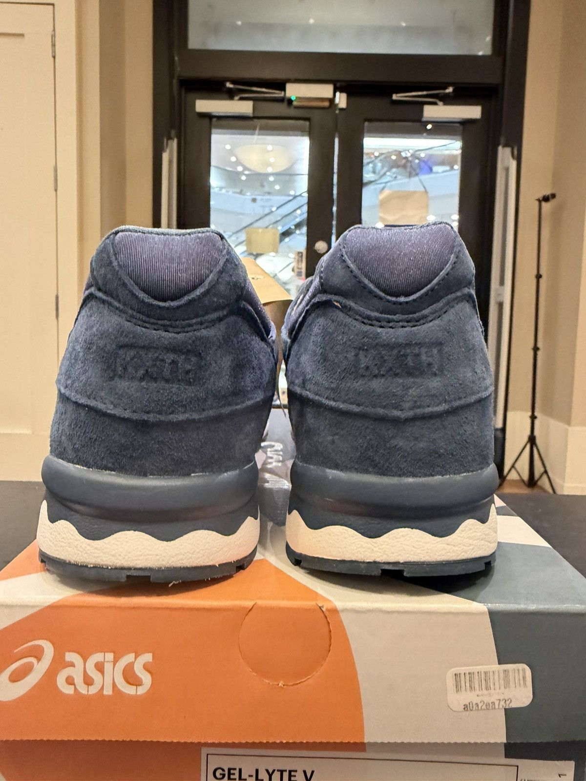 Asics Asics Gel-Lyte V ‘Kith Salmon Toe’ Size US 8 / EU 41 - 3 Thumbnail