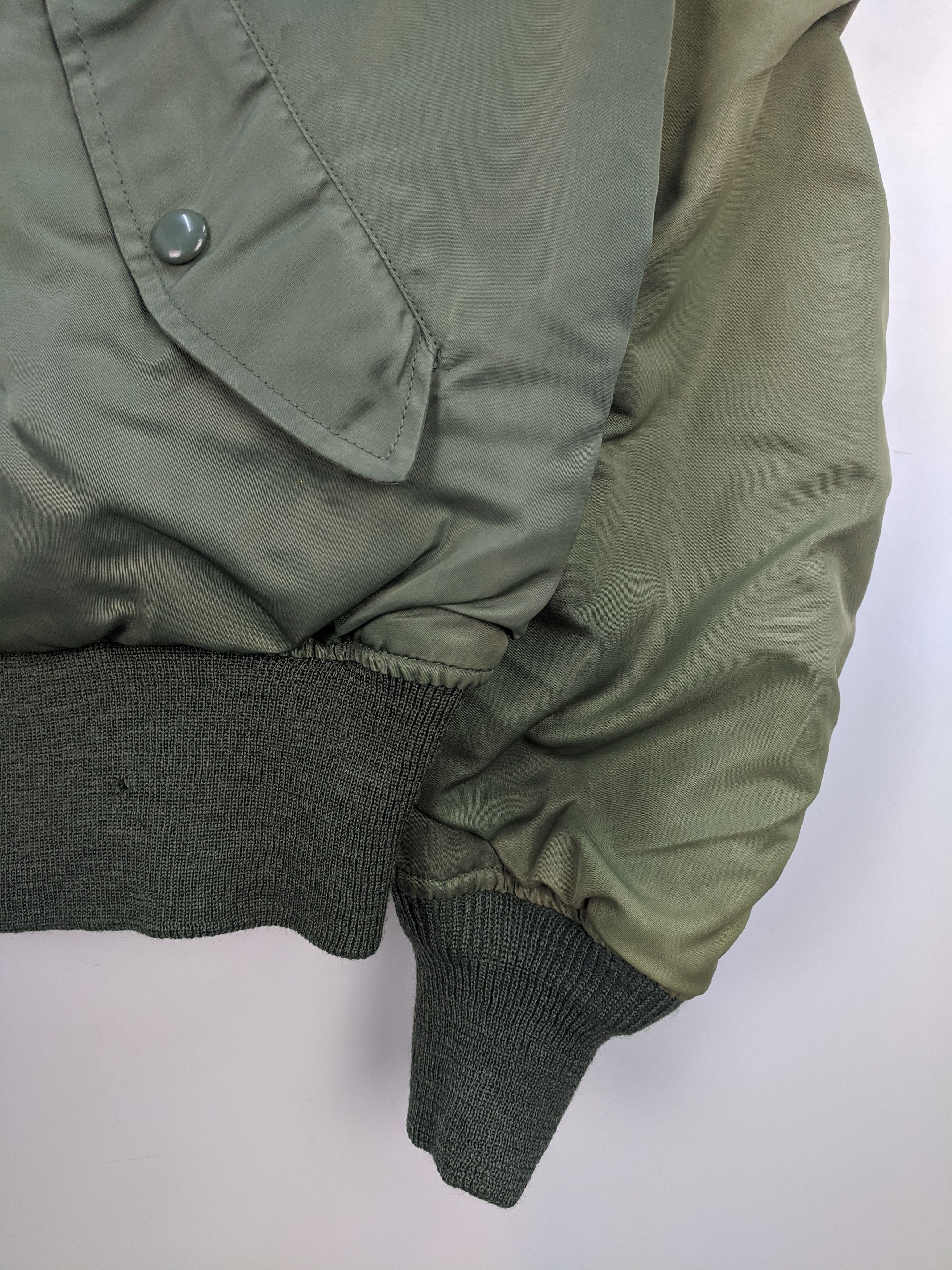 Alpha Industries Vintage Faded Alpha Industries Military Bombers Jacket J0320 Size US L / EU 52-54 / 3 - 5 Thumbnail
