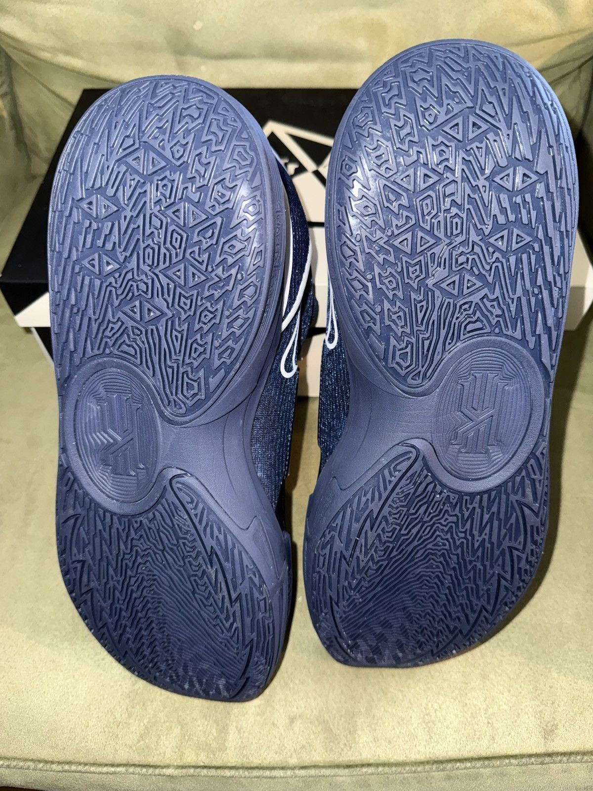 Nike Nike Kyrie 5 TB Promo (players only) Midnight Navy, NEW!! Size US 14 / EU 47 - 16 Thumbnail