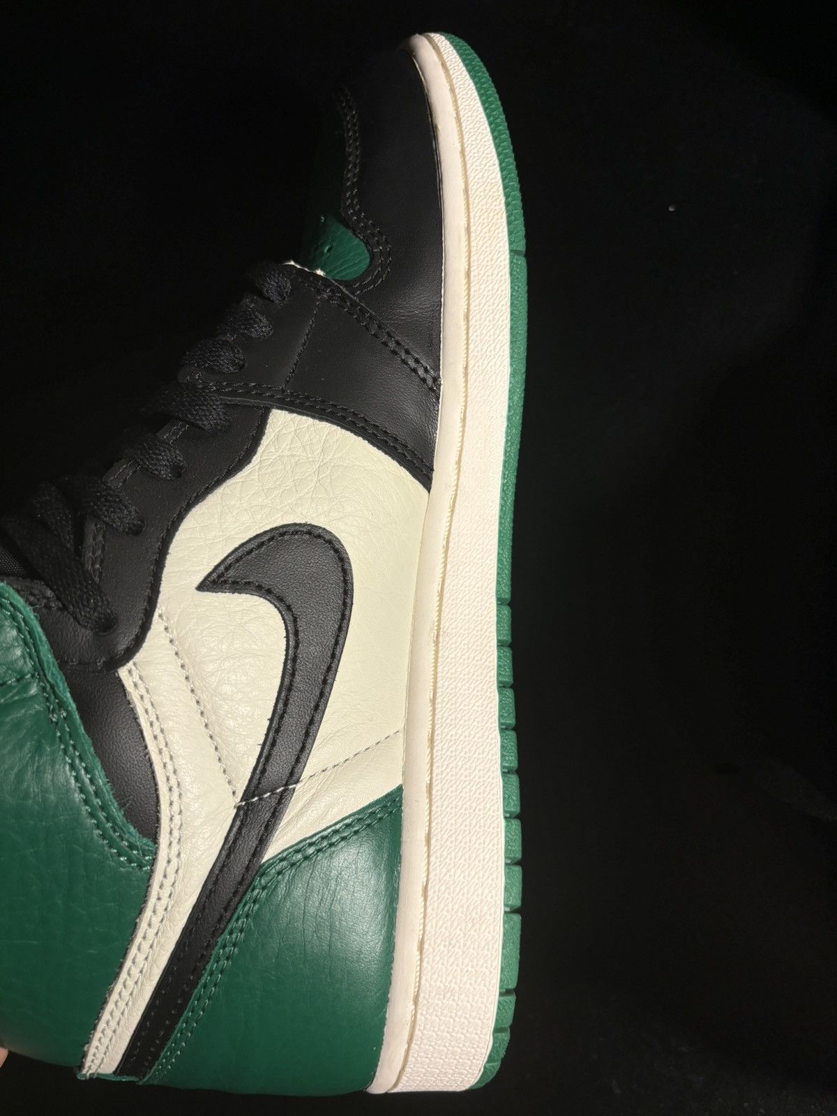 Jordan Brand Air Jordan 1 Retro High OG Pine Green ‘18 (1.0) Size US 9 / EU 42 - 17 Thumbnail
