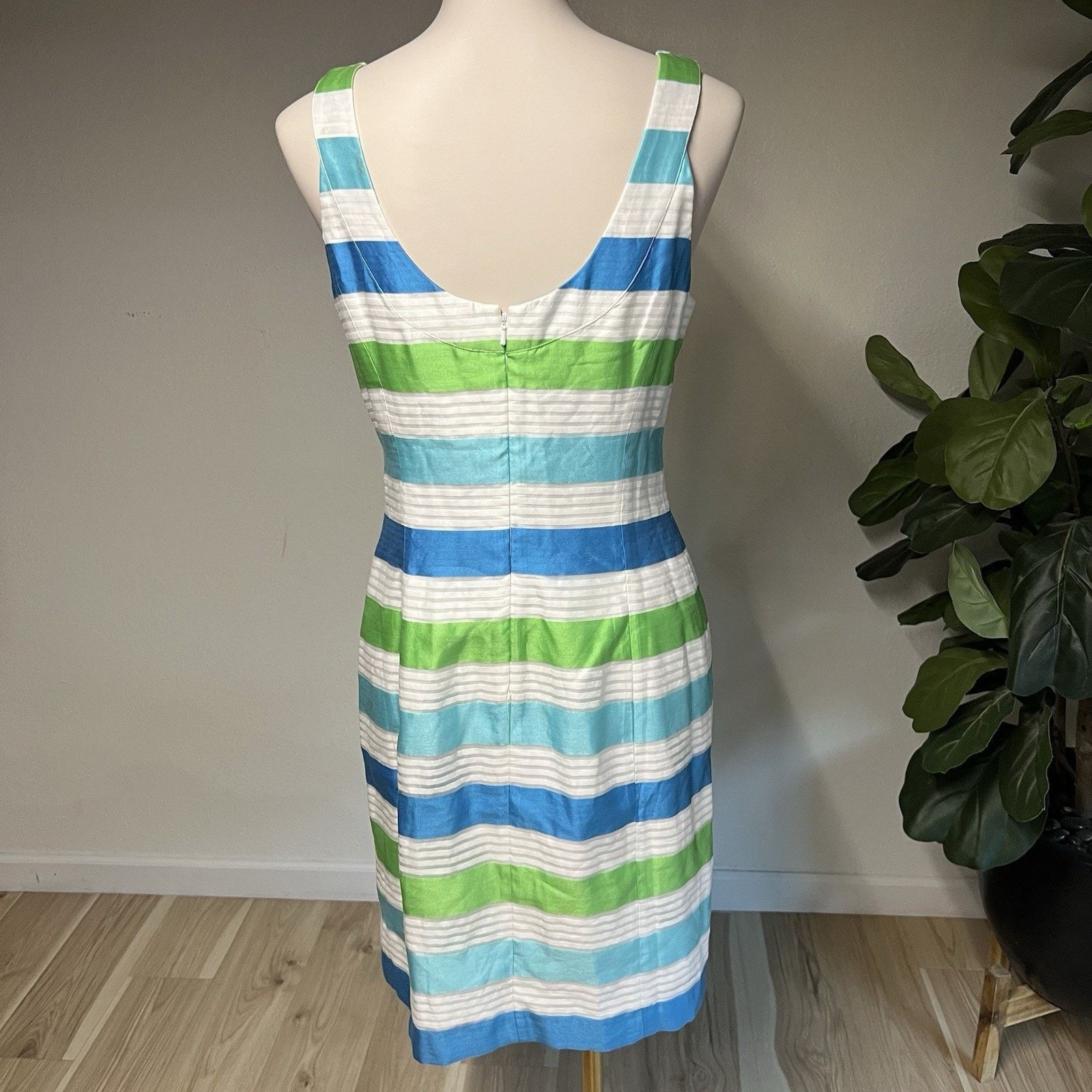 Lilly Pulitzer $288 Lilly Pulitzer (6) Silk Henley Mod Stripe Sheath Dress Size M / US 6-8 / IT 42-44 - 4 Thumbnail