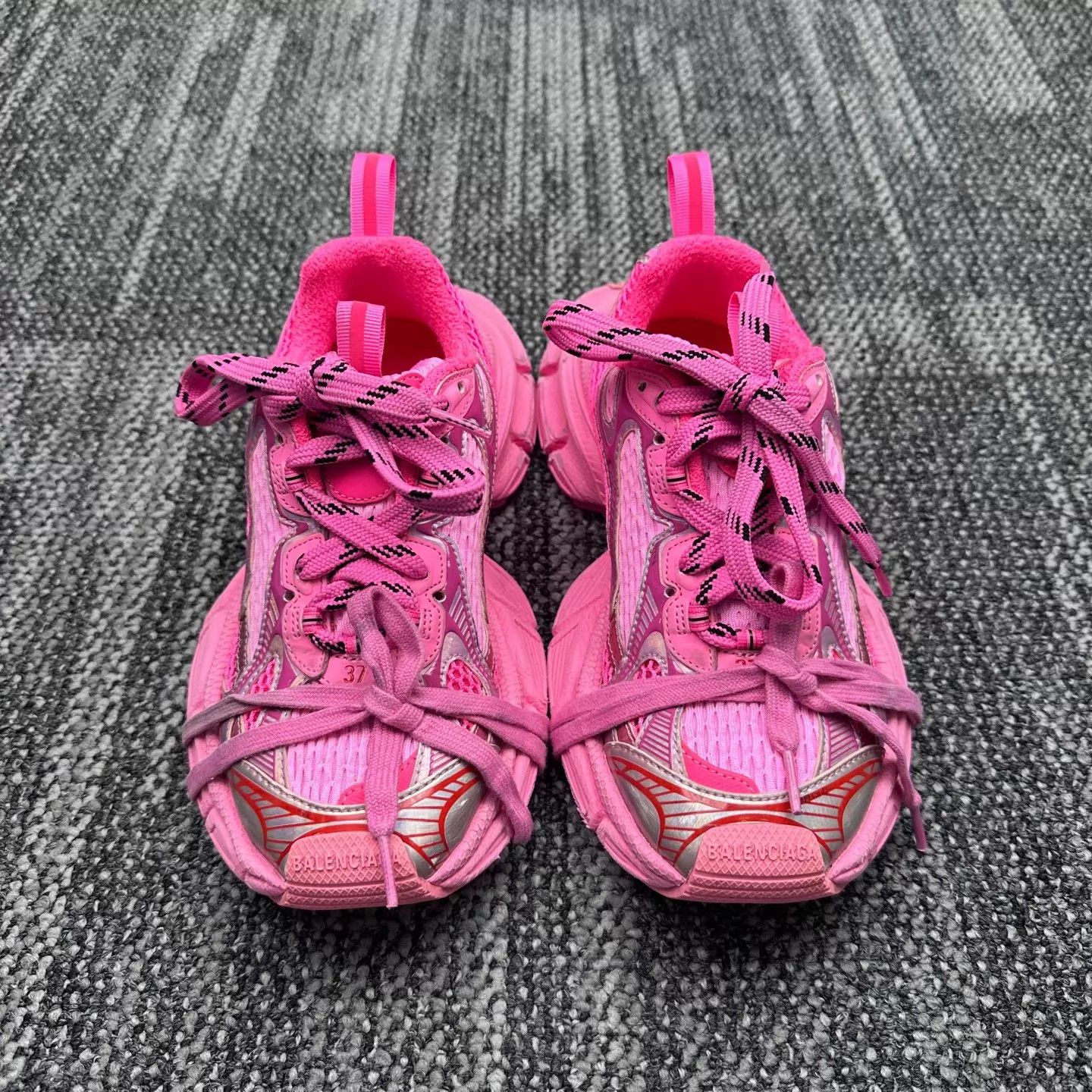 Balenciaga Balenciaga 3XL Distressed Dad Sneaker Pink 37 Size US 7 / IT 37 - 2 Thumbnail