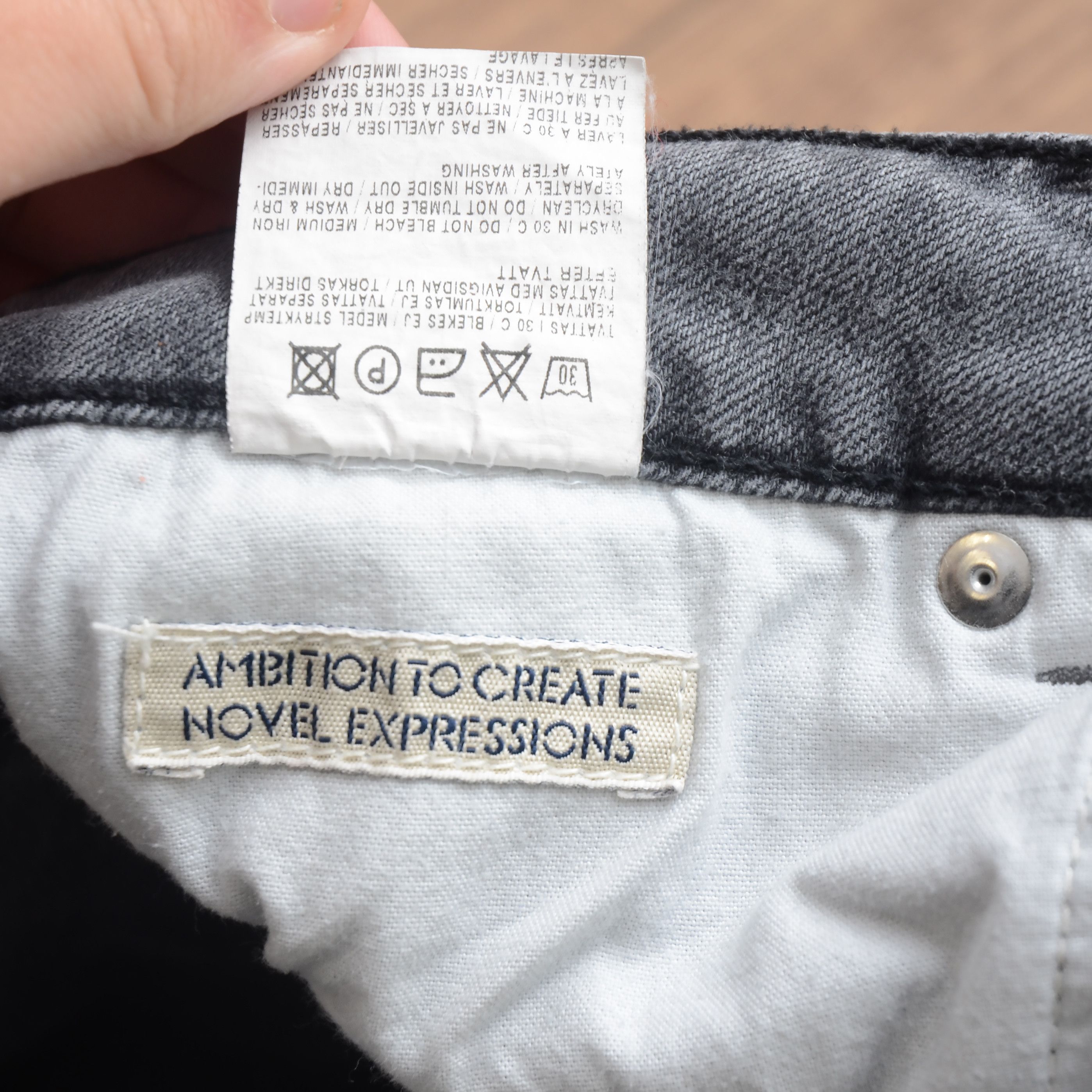Acne Studios ACNE Studio Hex Filter Jeans Slim Fit Whiskers Faded Y2K Size 27" / US 4 / IT 40 - 13 Thumbnail