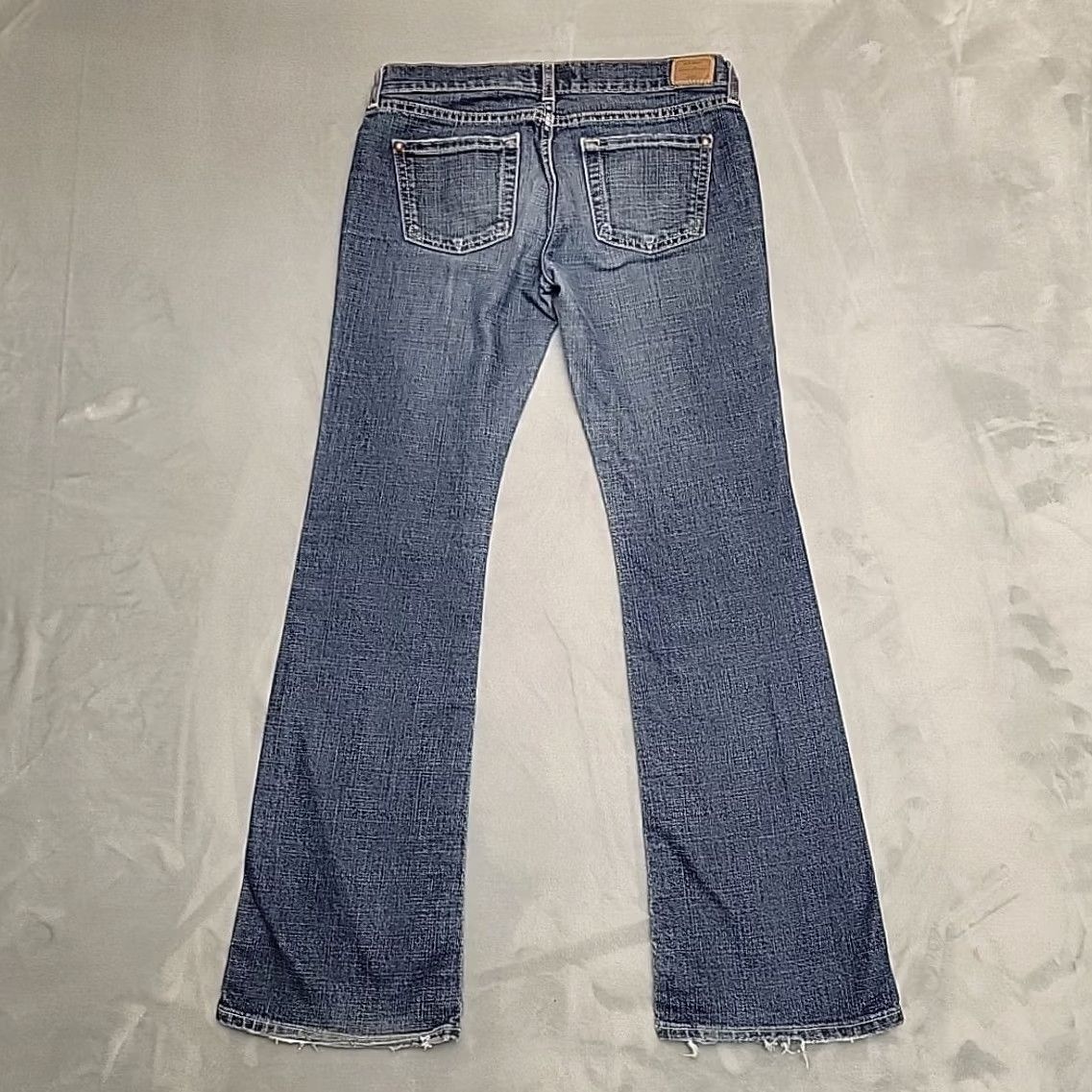 Old Navy VTG Old Navy Jeans Women Size 4 Blue Faded Denim Ultra Low Rise Flared Y2K Retro Jeans Women 4 Blue Faded Denim Ultra Low Rise Flared Y2K Retro Size 27" / US 4 / IT 40 - 5 Thumbnail