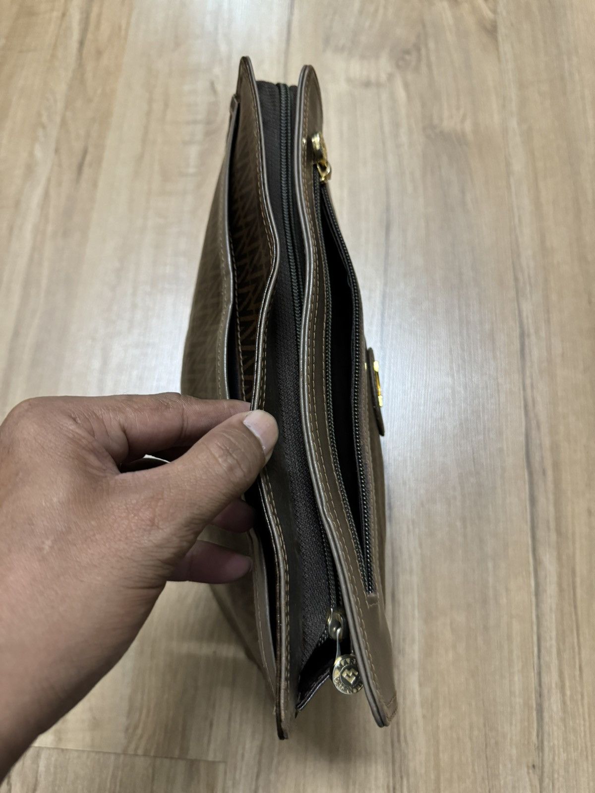 Mario Valentino × Valentino VINTAGE MARIO VALENTINO CLUTCH BAG Size ONE SIZE - 2 Thumbnail